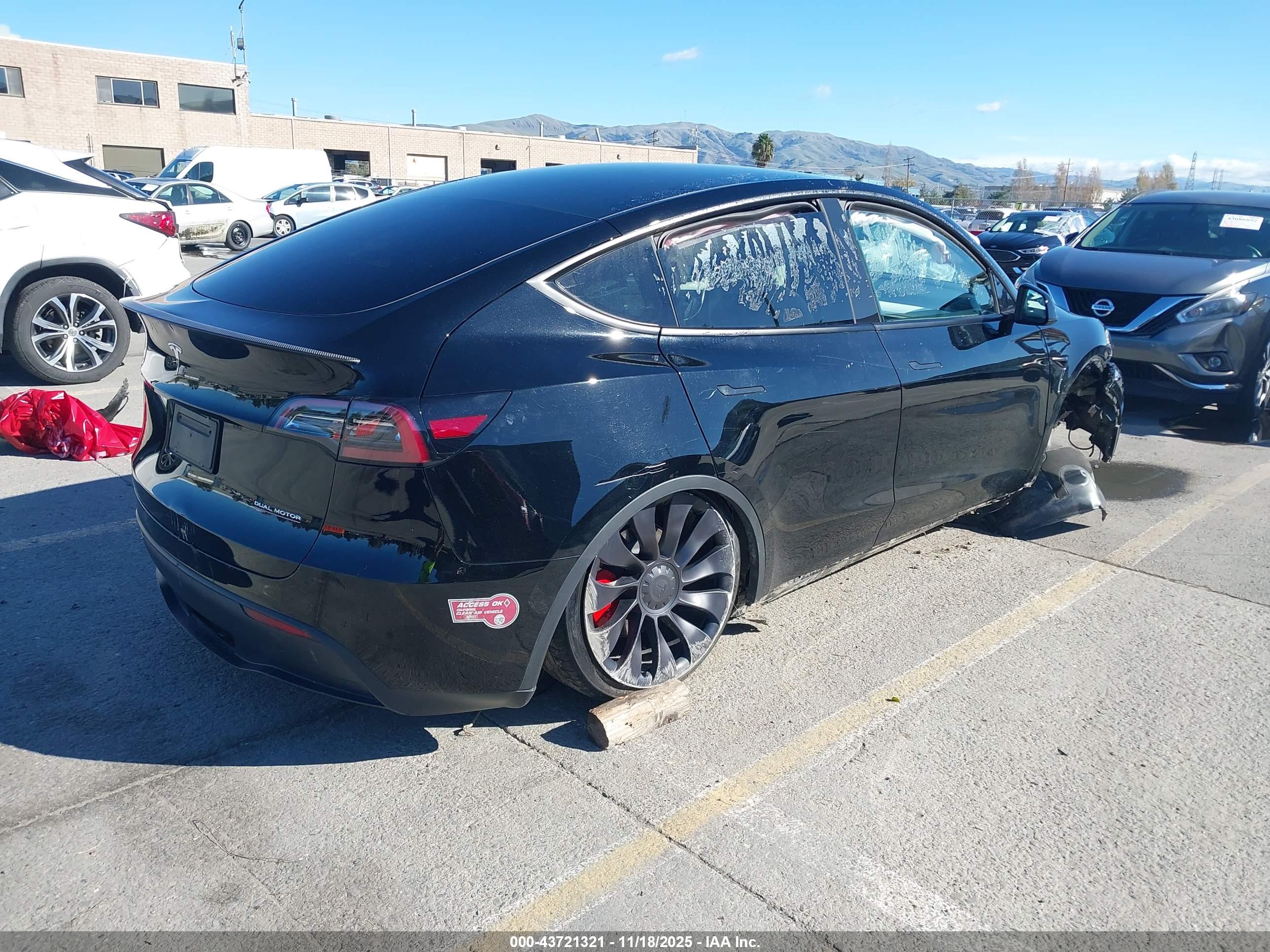 TESLA MODEL image 4