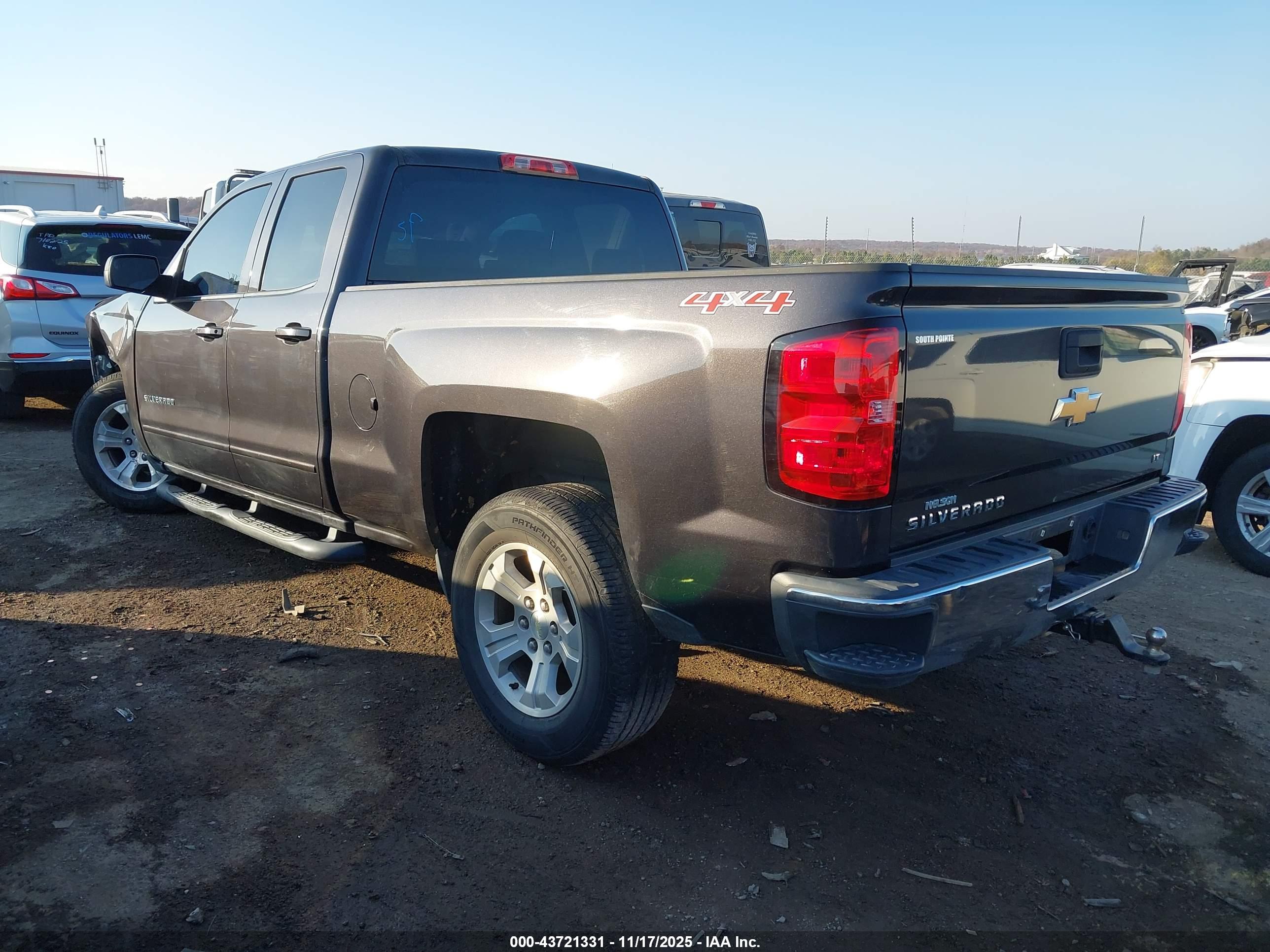 CHEVROLET SILVERADO image 3