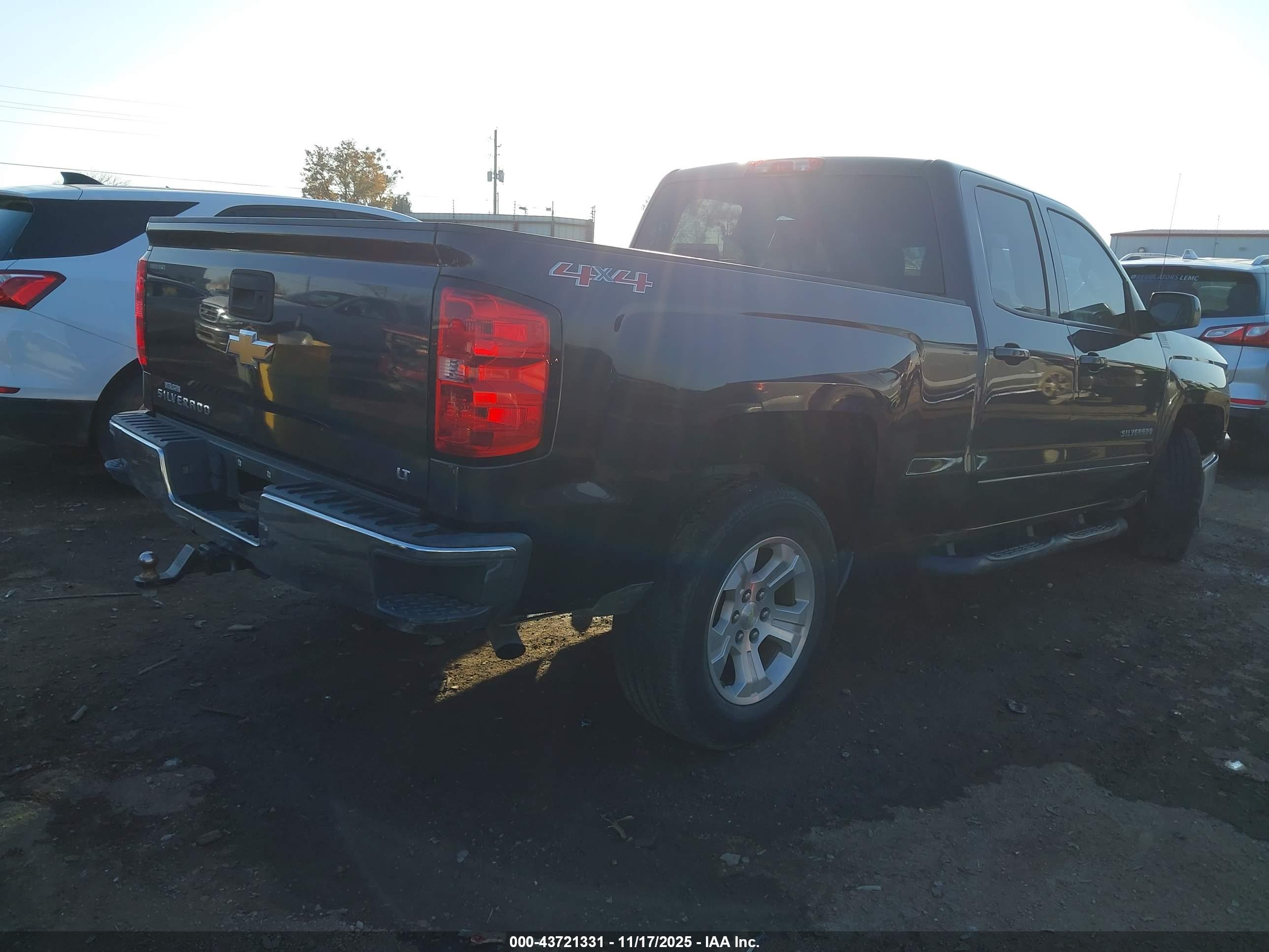 CHEVROLET SILVERADO image 4