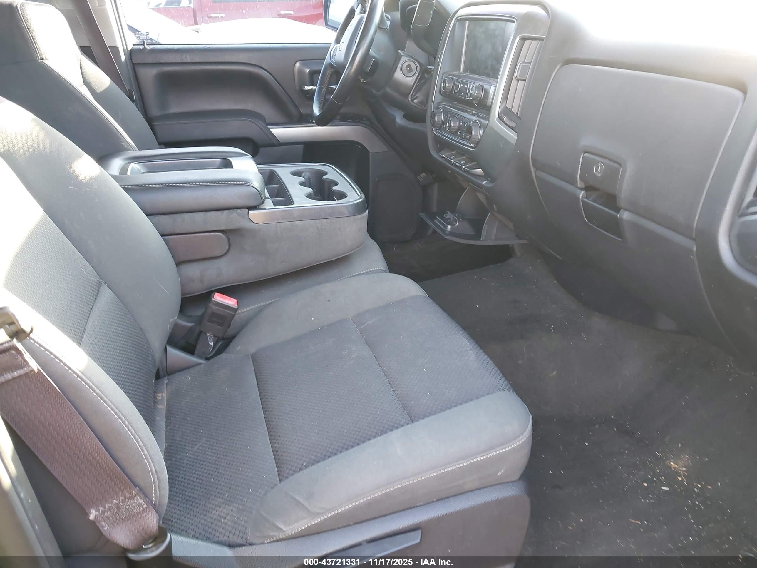 CHEVROLET SILVERADO image 5