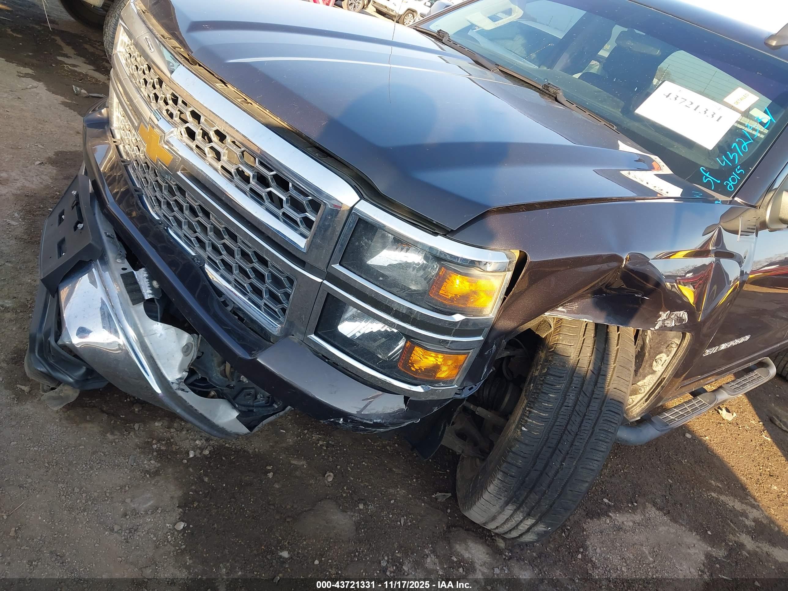 CHEVROLET SILVERADO image 6