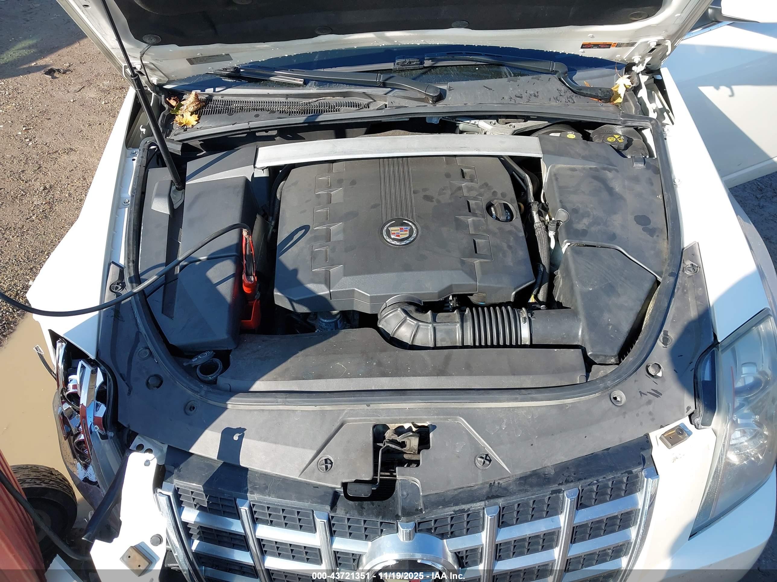 CADILLAC CTS image 10