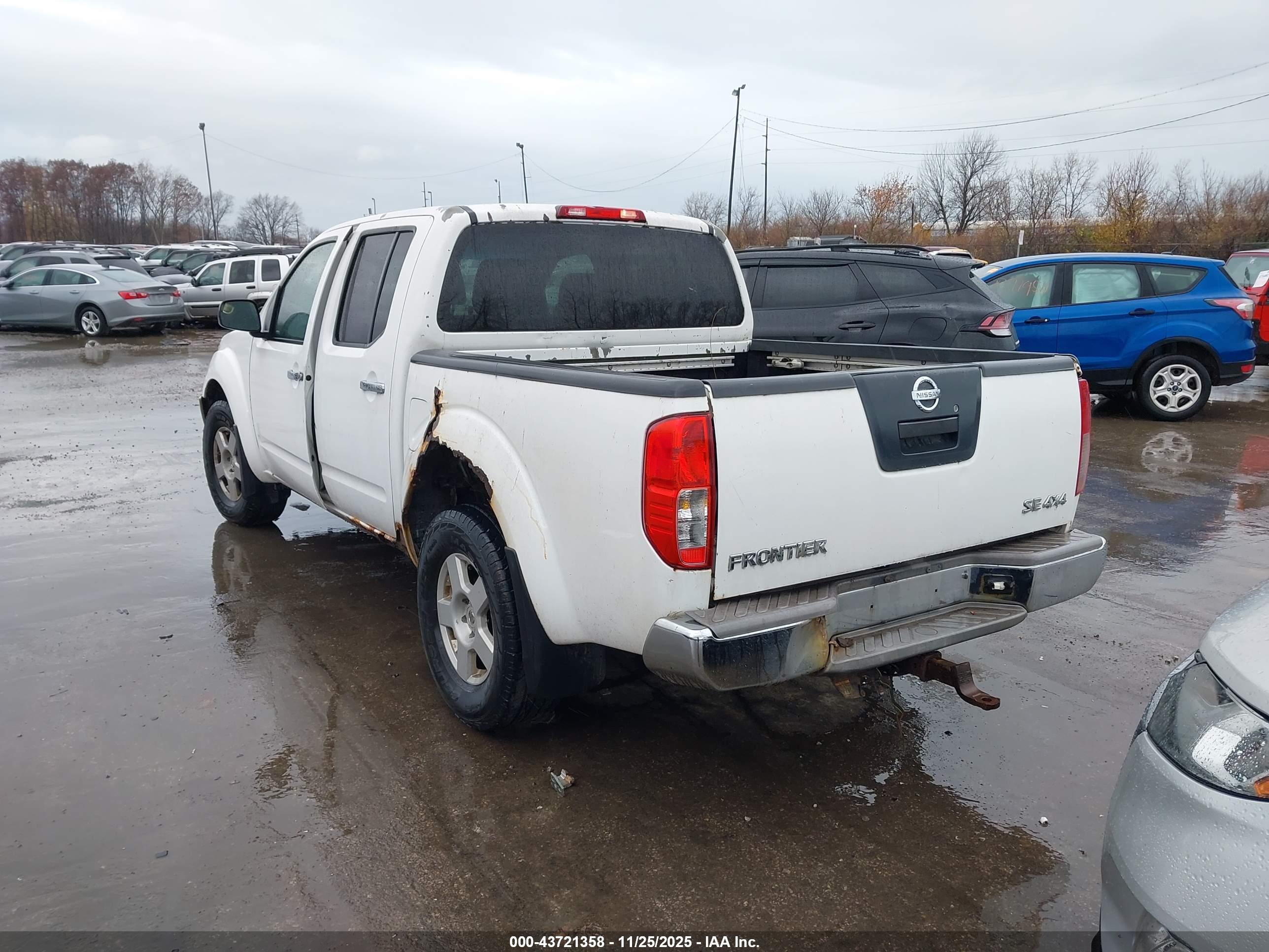 NISSAN FRONTIER image 3