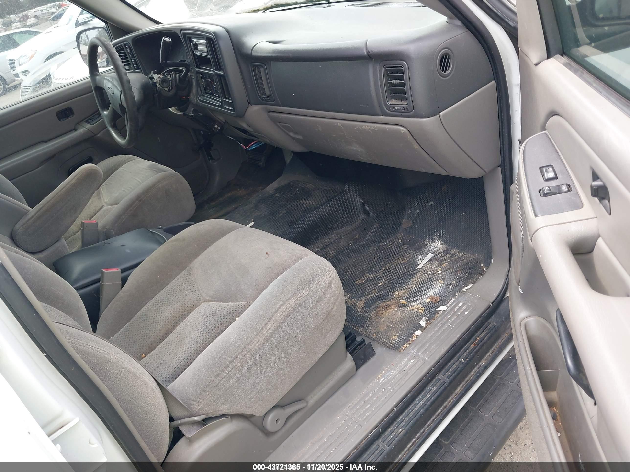 CHEVROLET TAHOE image 5