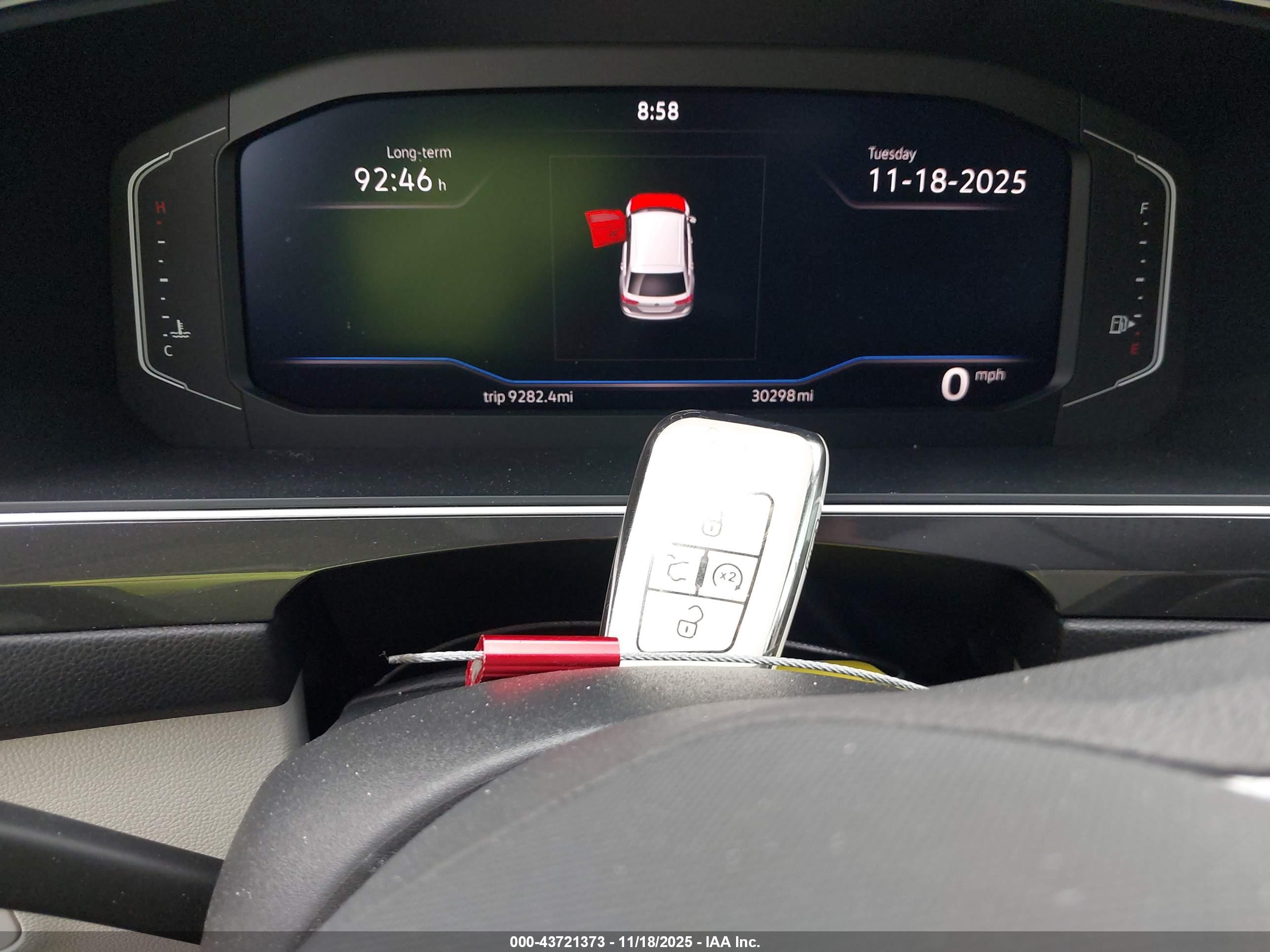 VOLKSWAGEN TIGUAN image 11