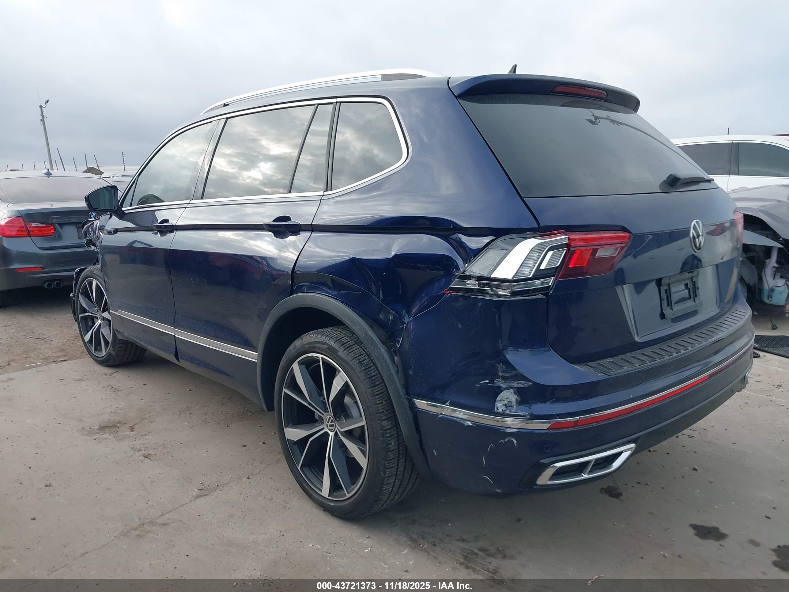VOLKSWAGEN TIGUAN image 3