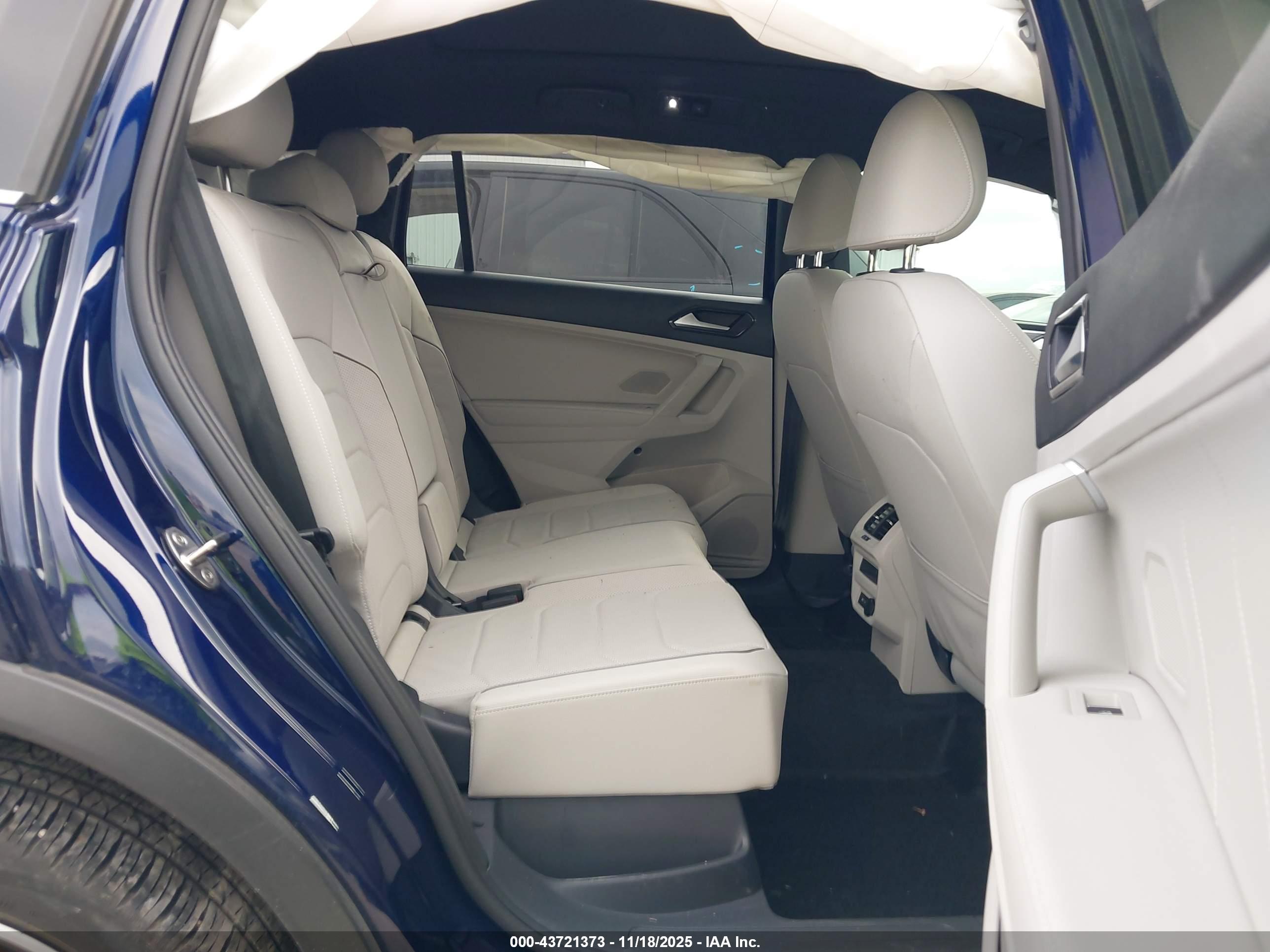 VOLKSWAGEN TIGUAN image 8