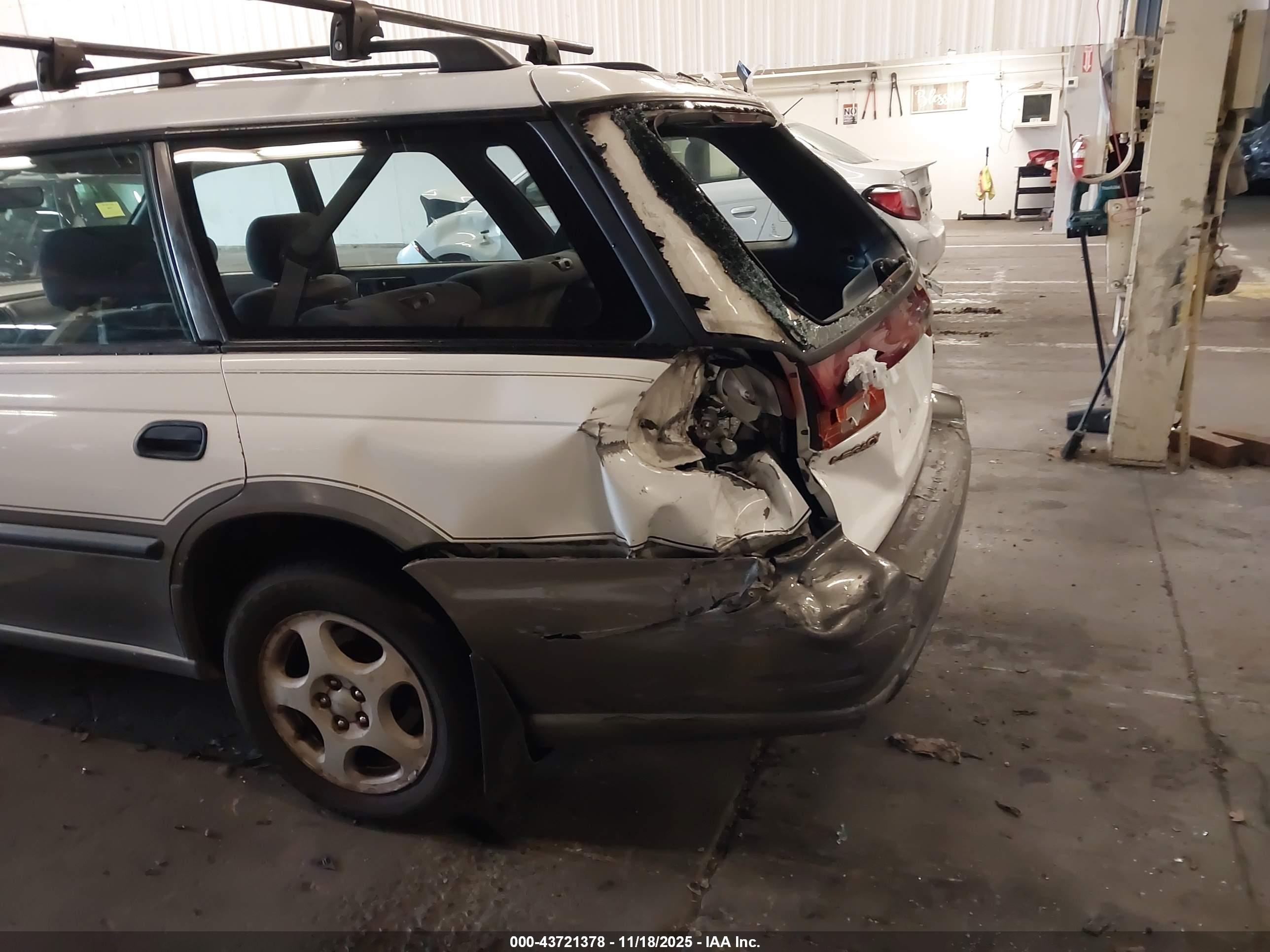 SUBARU LEGACY image 6