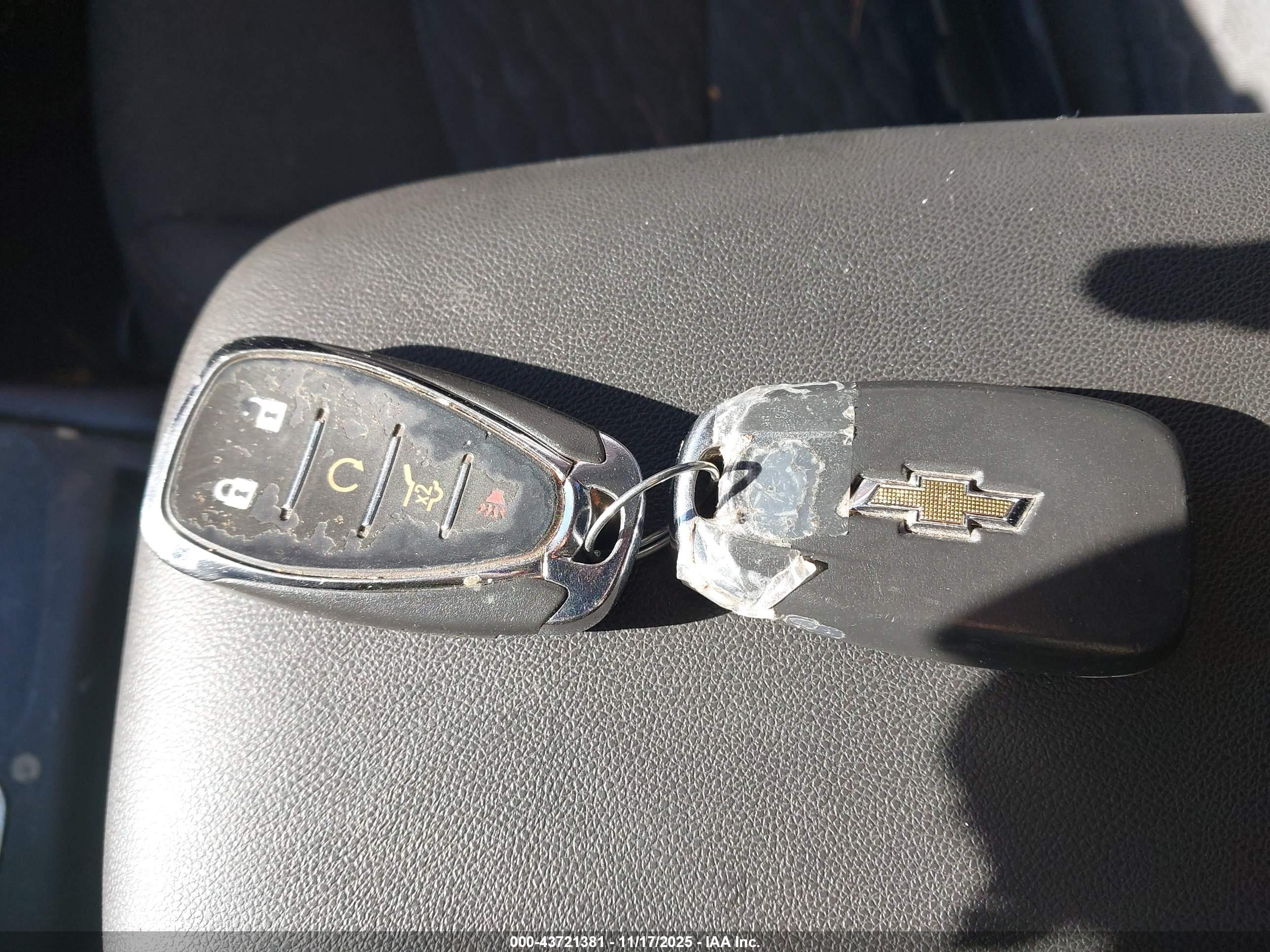 CHEVROLET EQUINOX image 11