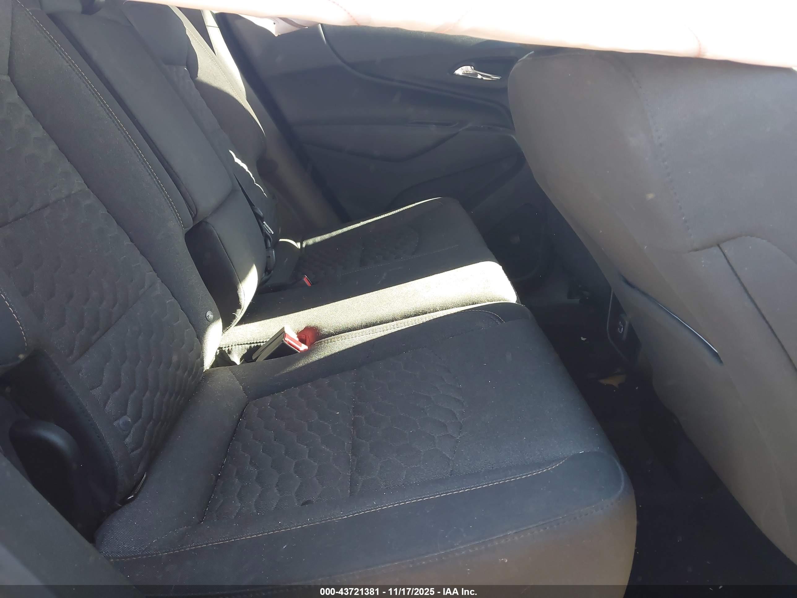 CHEVROLET EQUINOX image 8