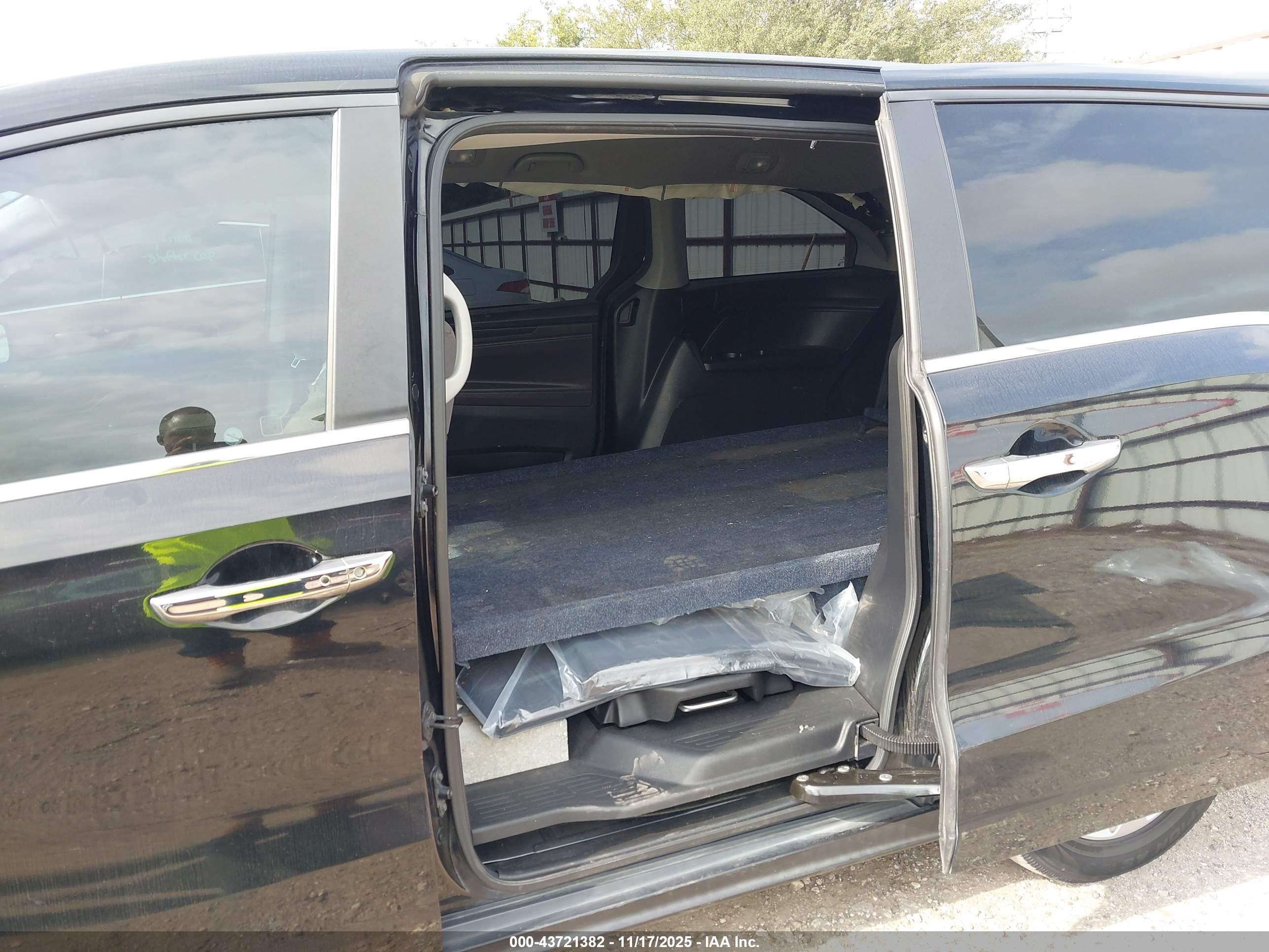 HONDA ODYSSEY image 8