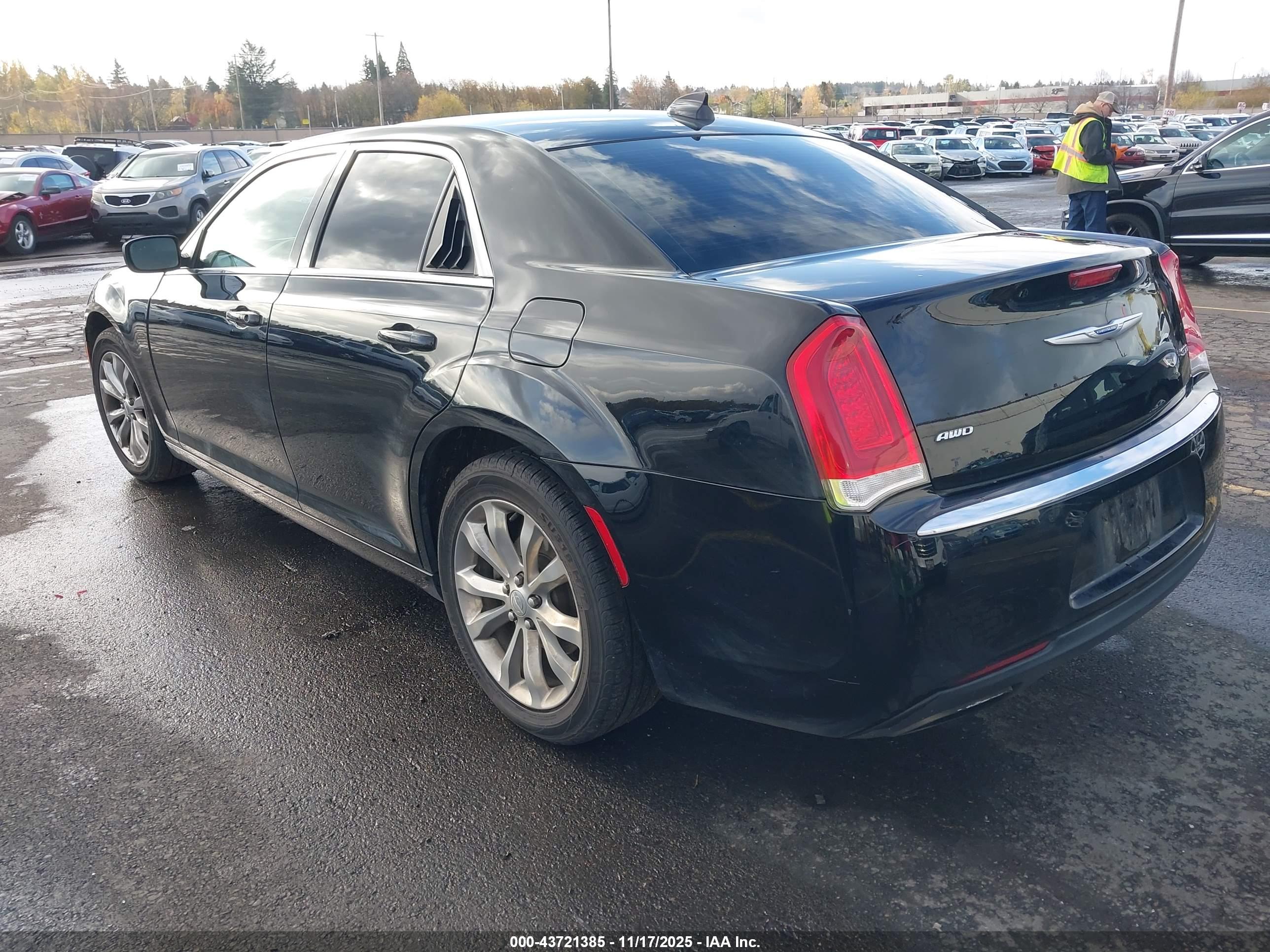CHRYSLER 300 image 3