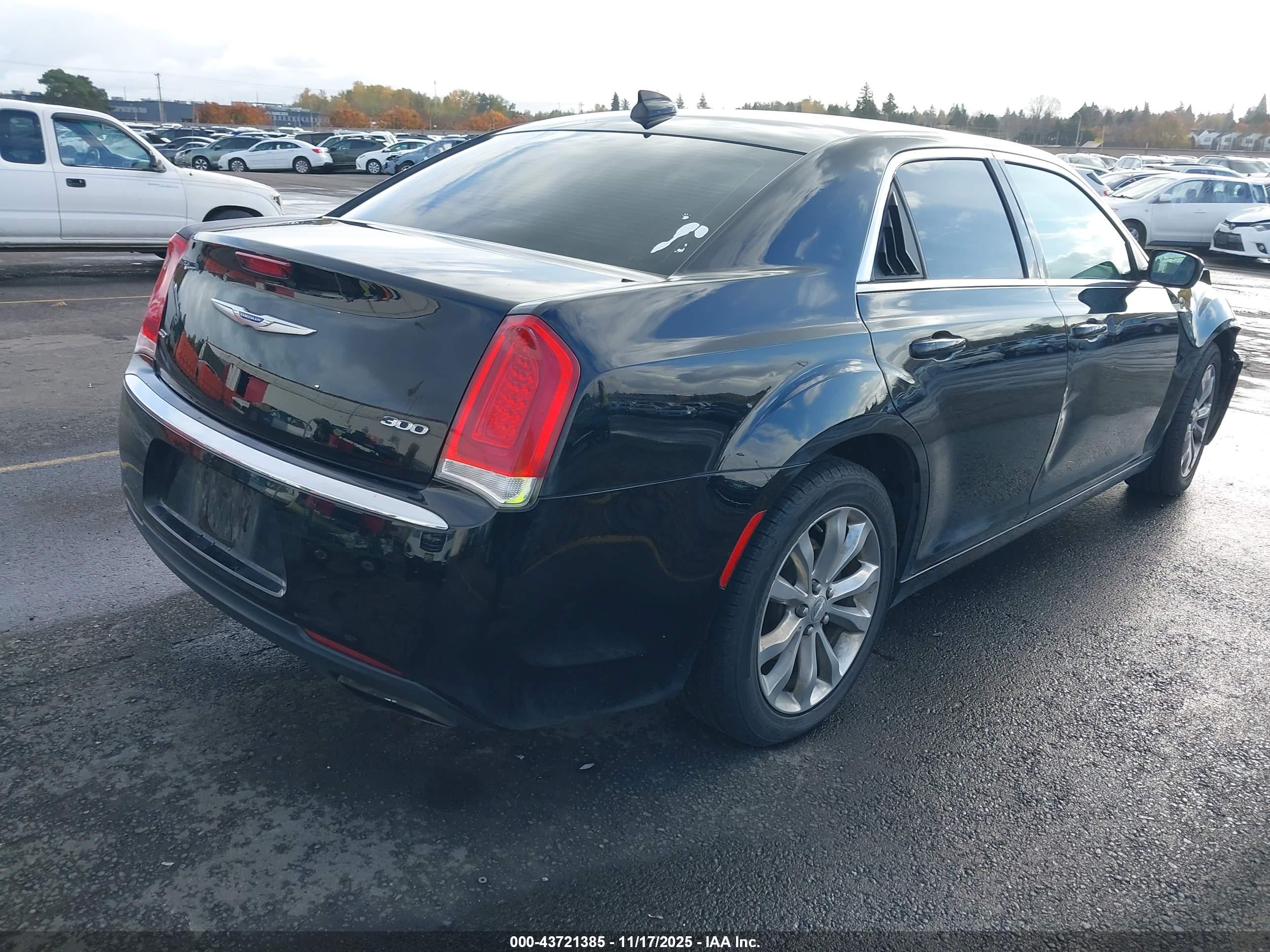 CHRYSLER 300 image 4