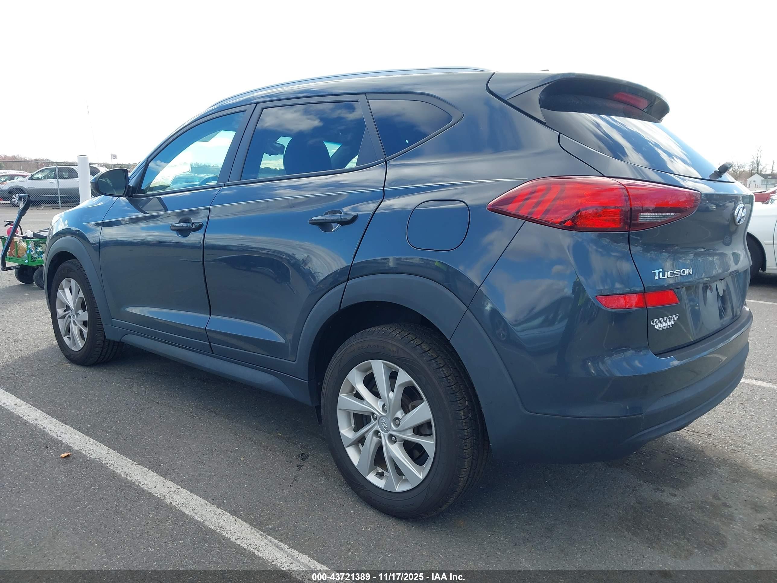 HYUNDAI TUCSON image 3