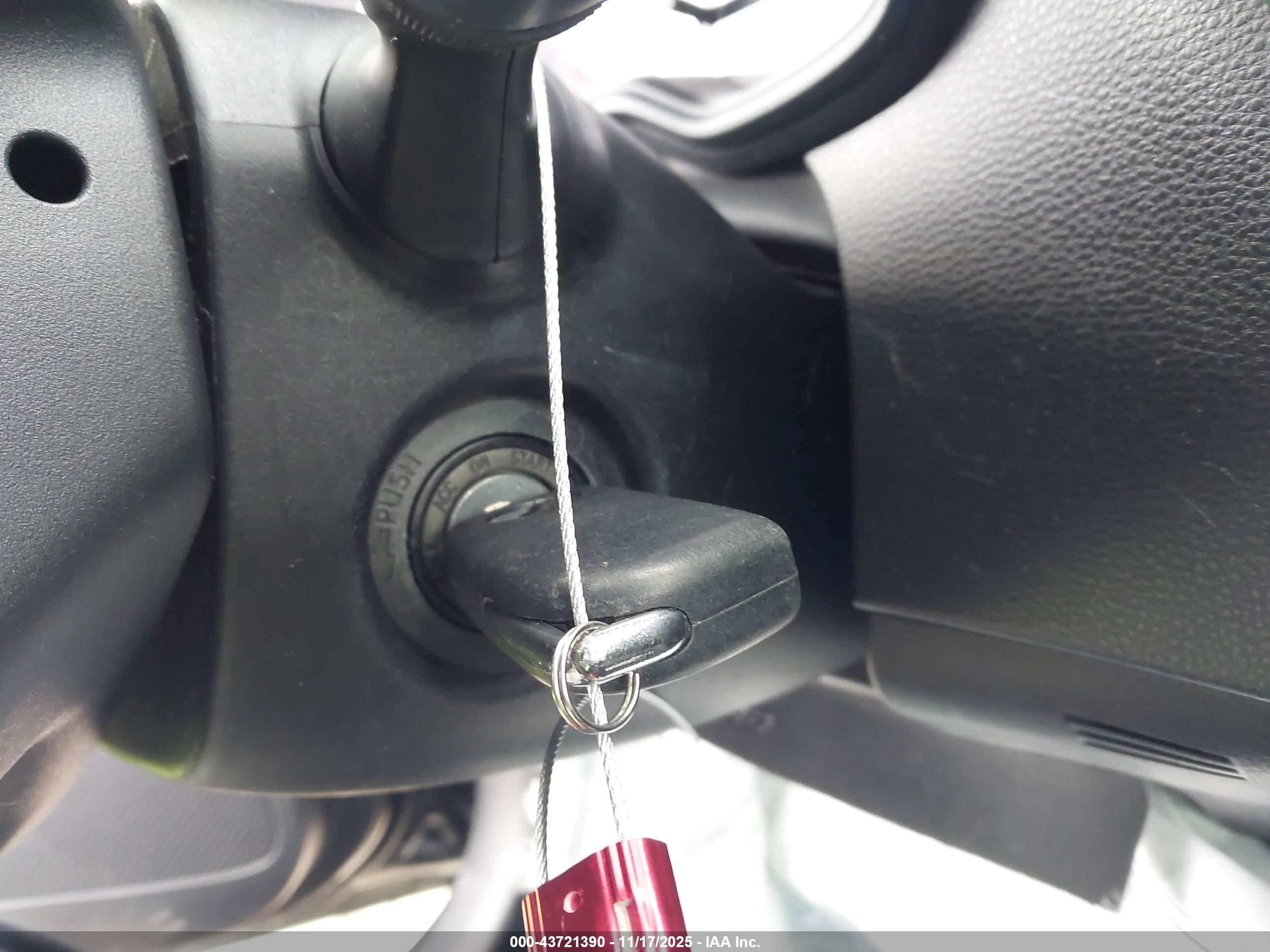 TOYOTA COROLLA image 11