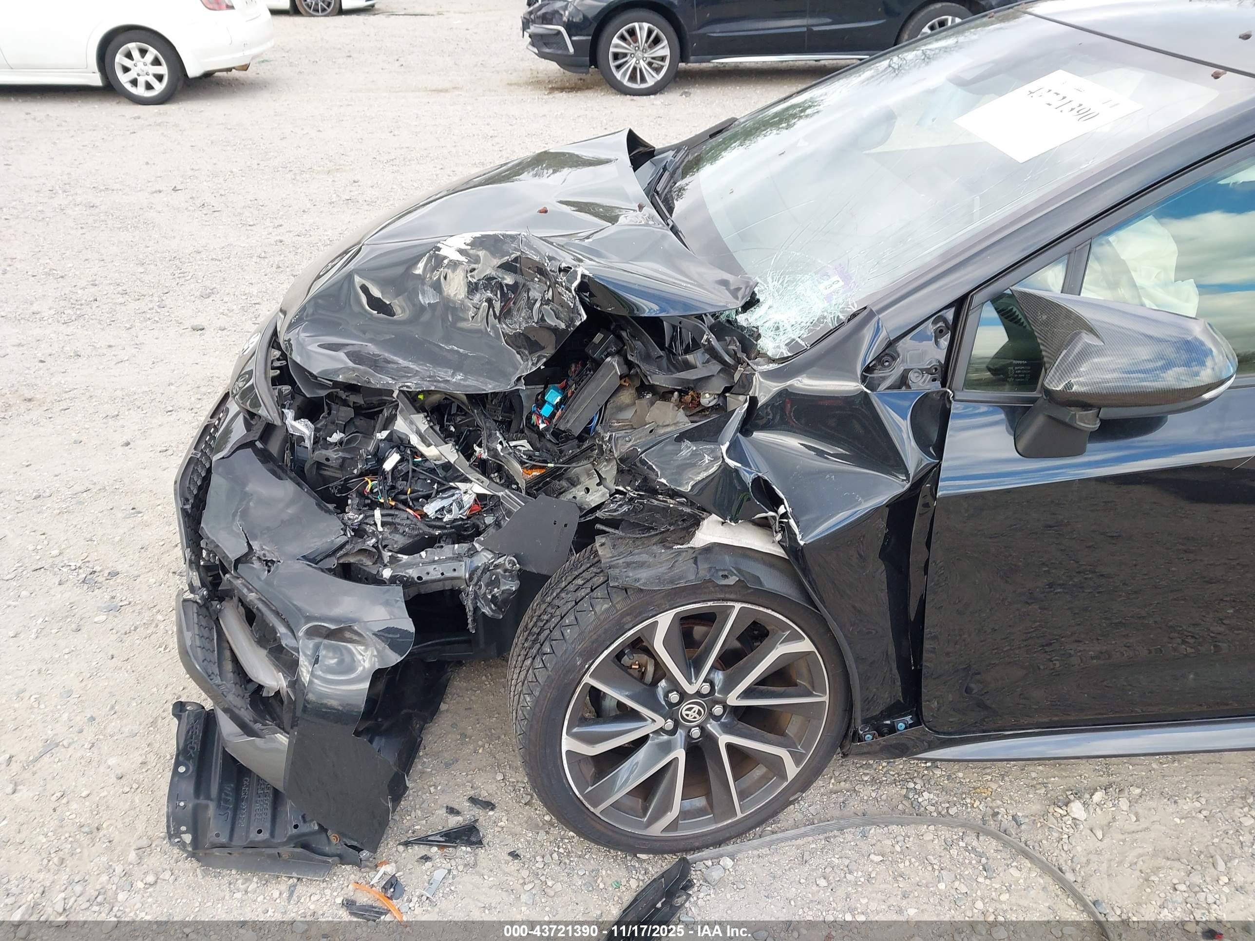 TOYOTA COROLLA image 6