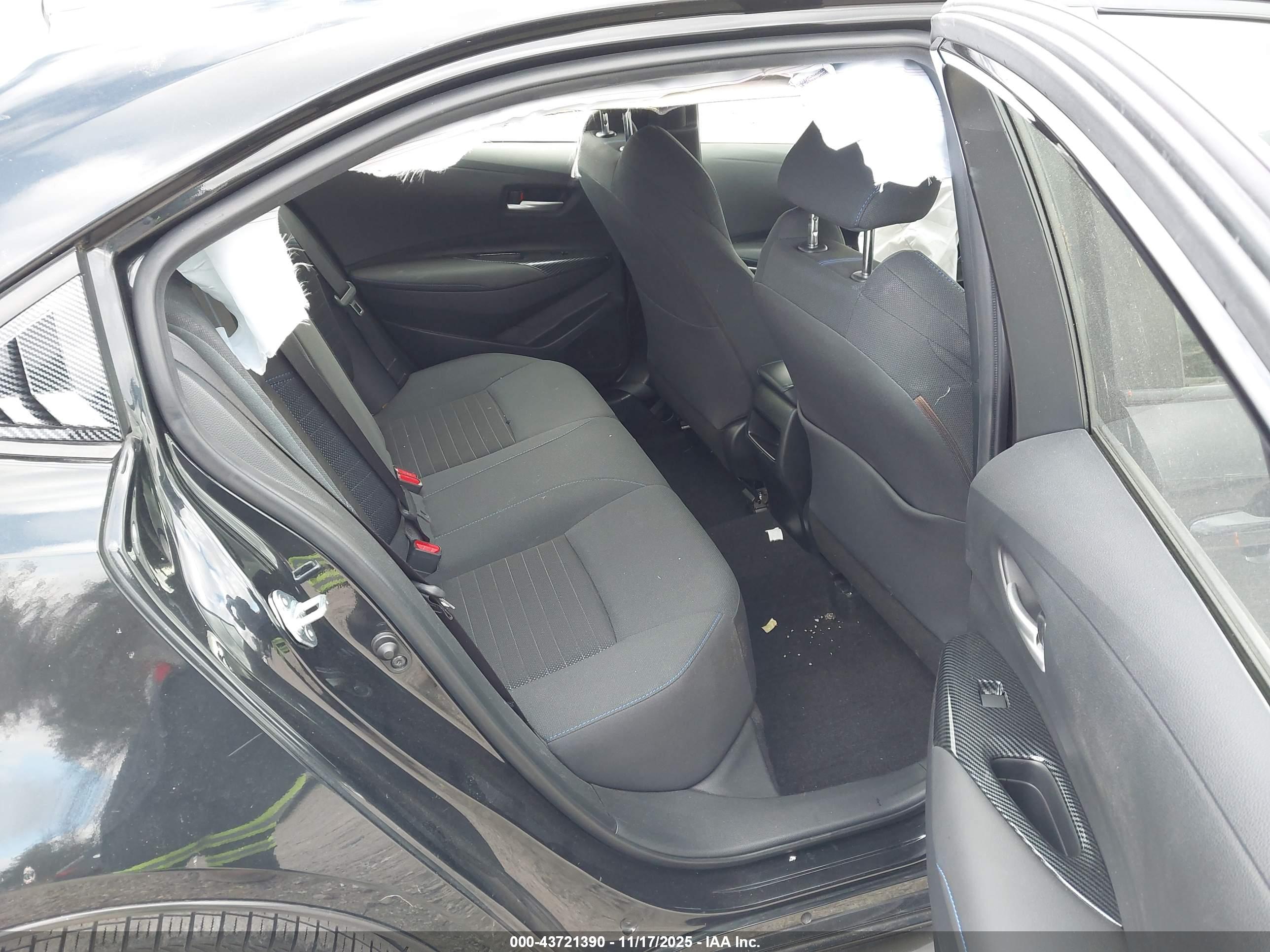 TOYOTA COROLLA image 8