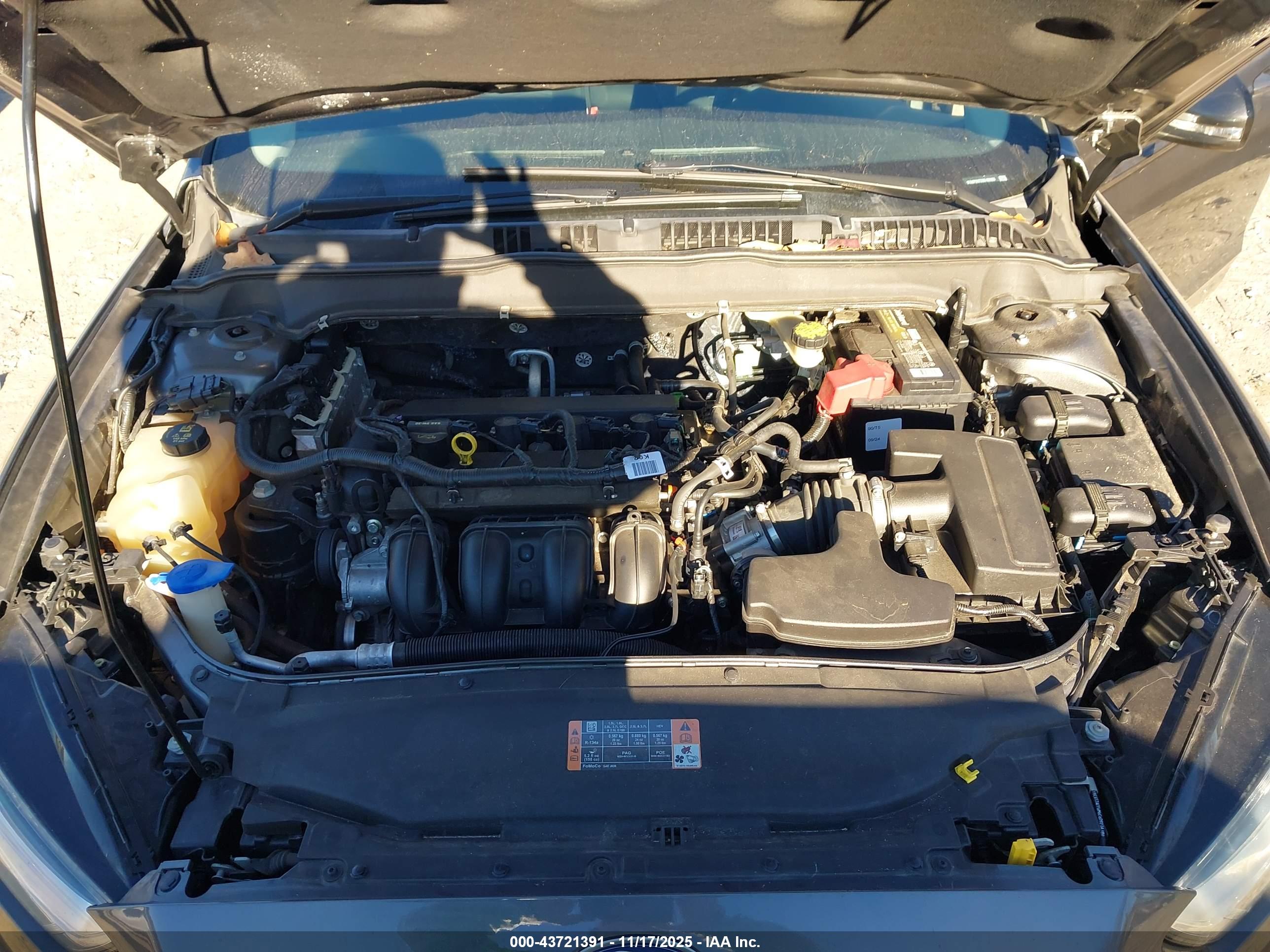 FORD FUSION image 10