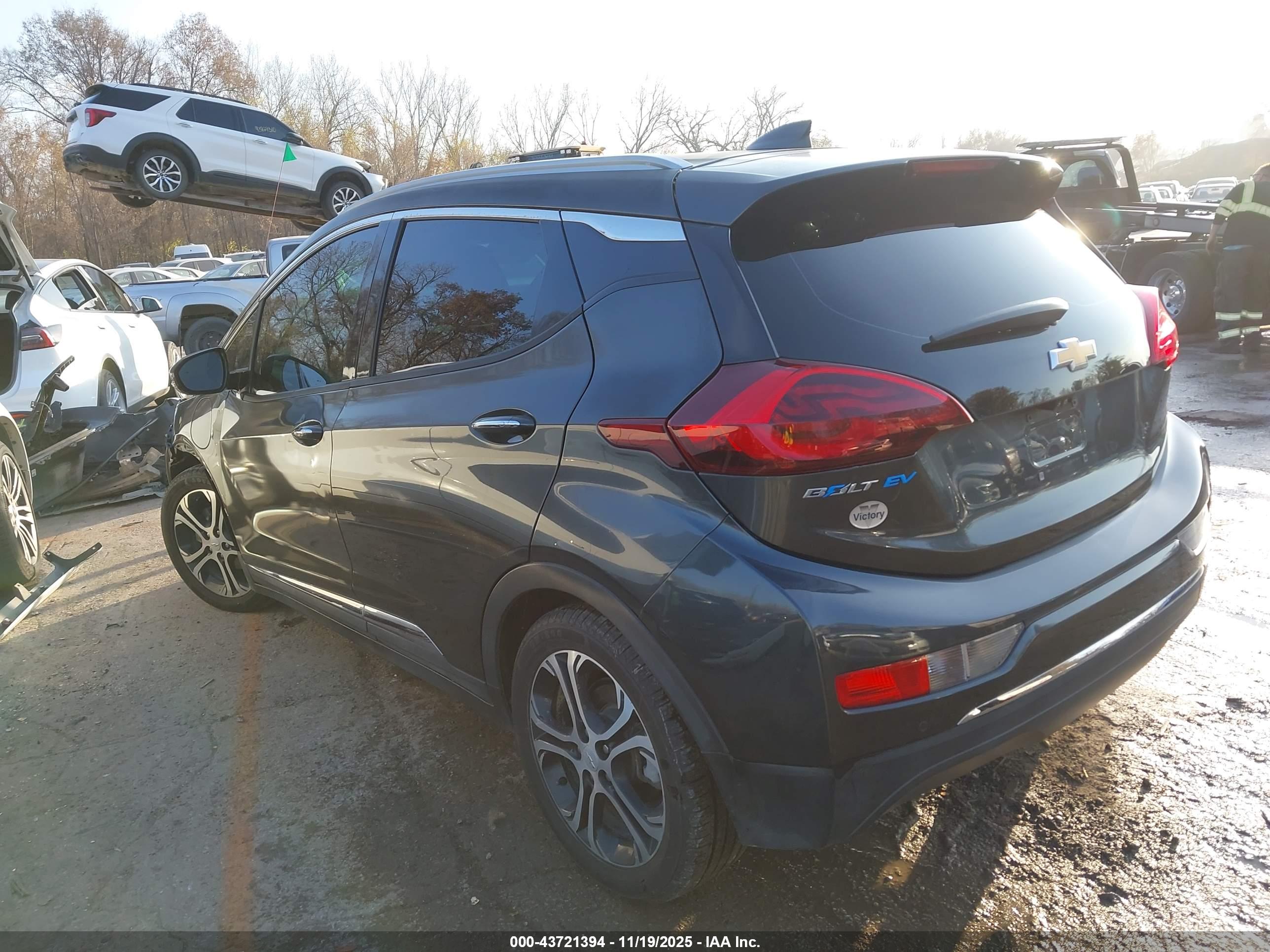 CHEVROLET BOLT image 3