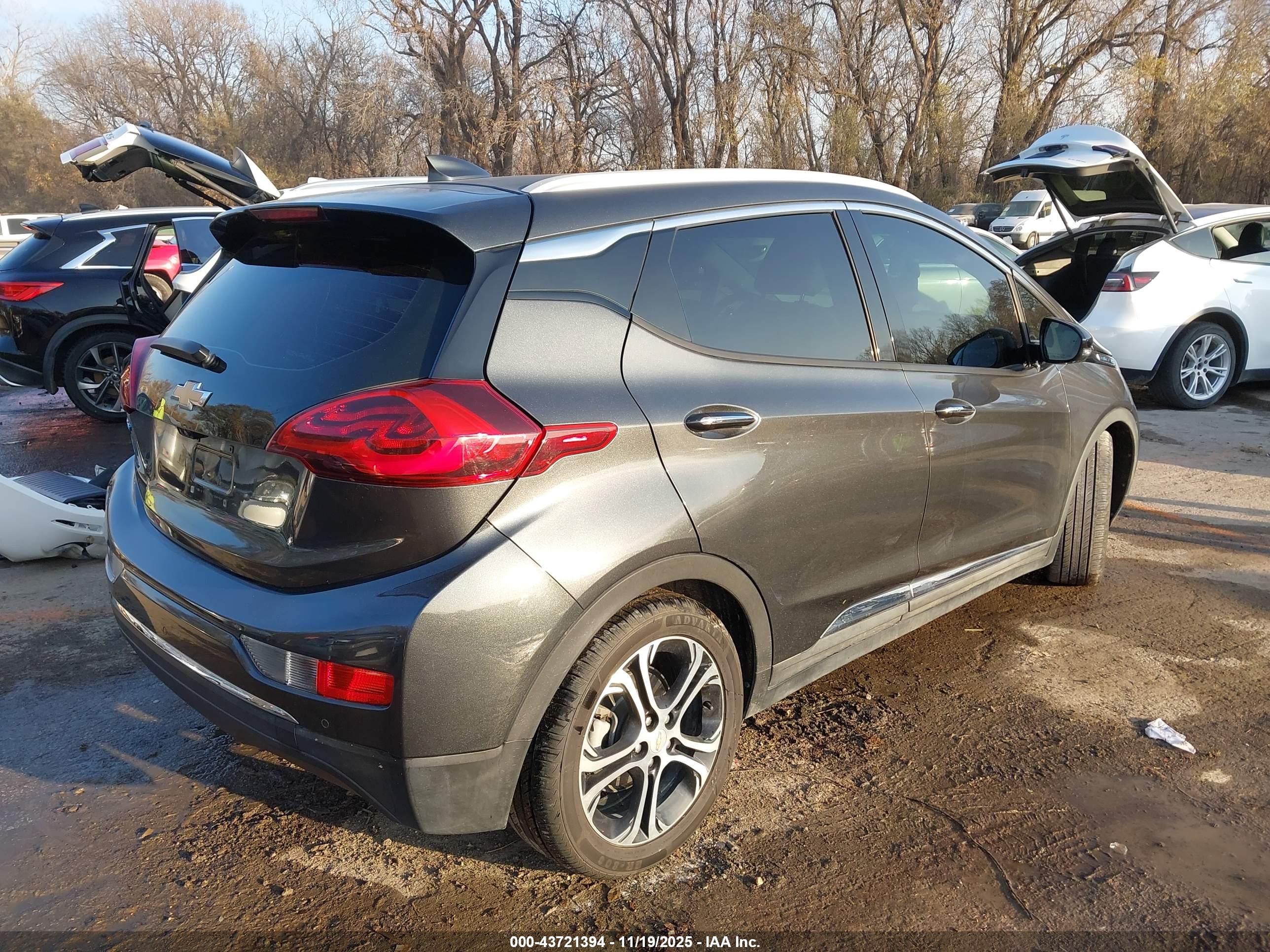 CHEVROLET BOLT image 4