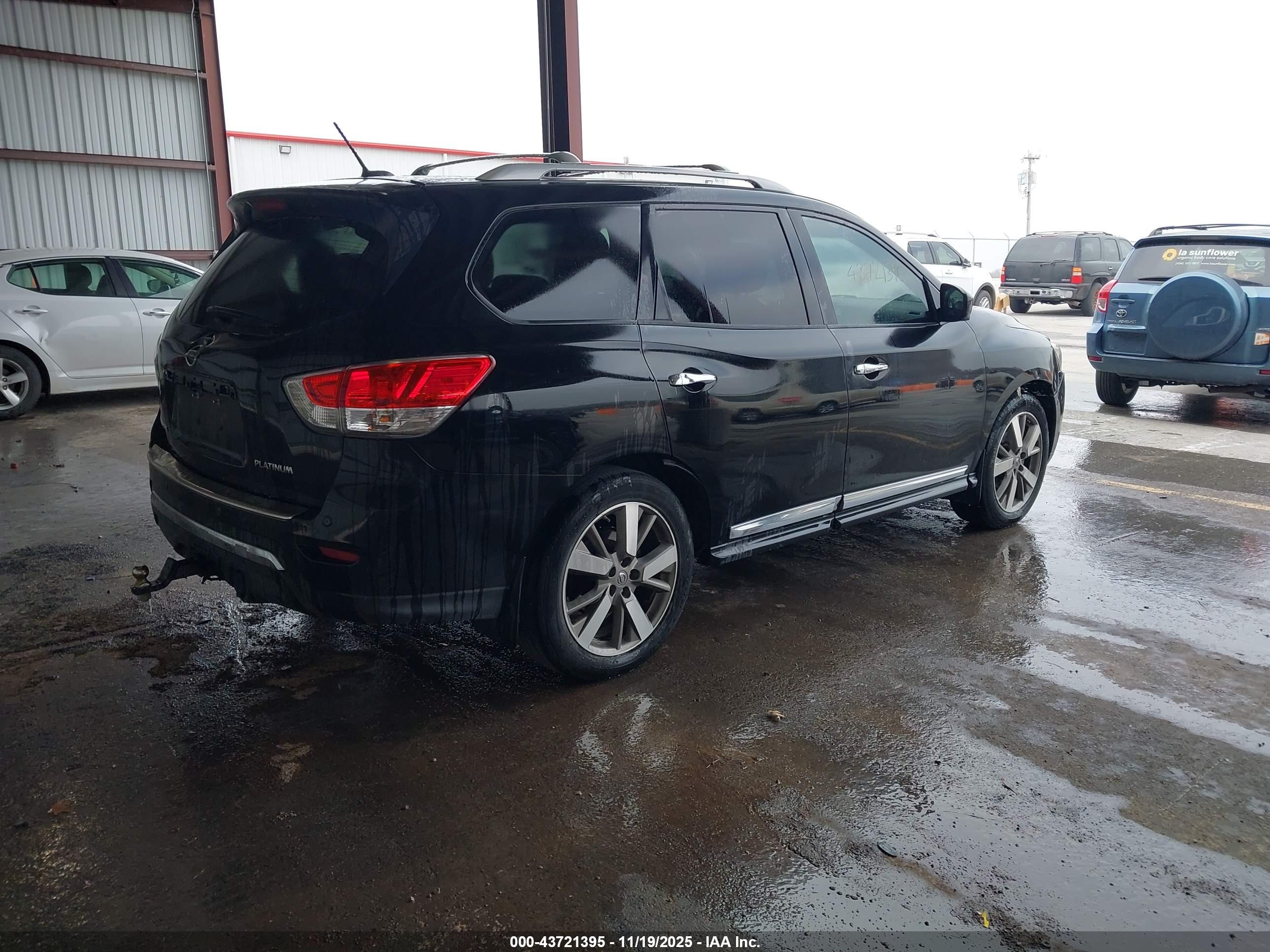 NISSAN PATHFINDER image 4