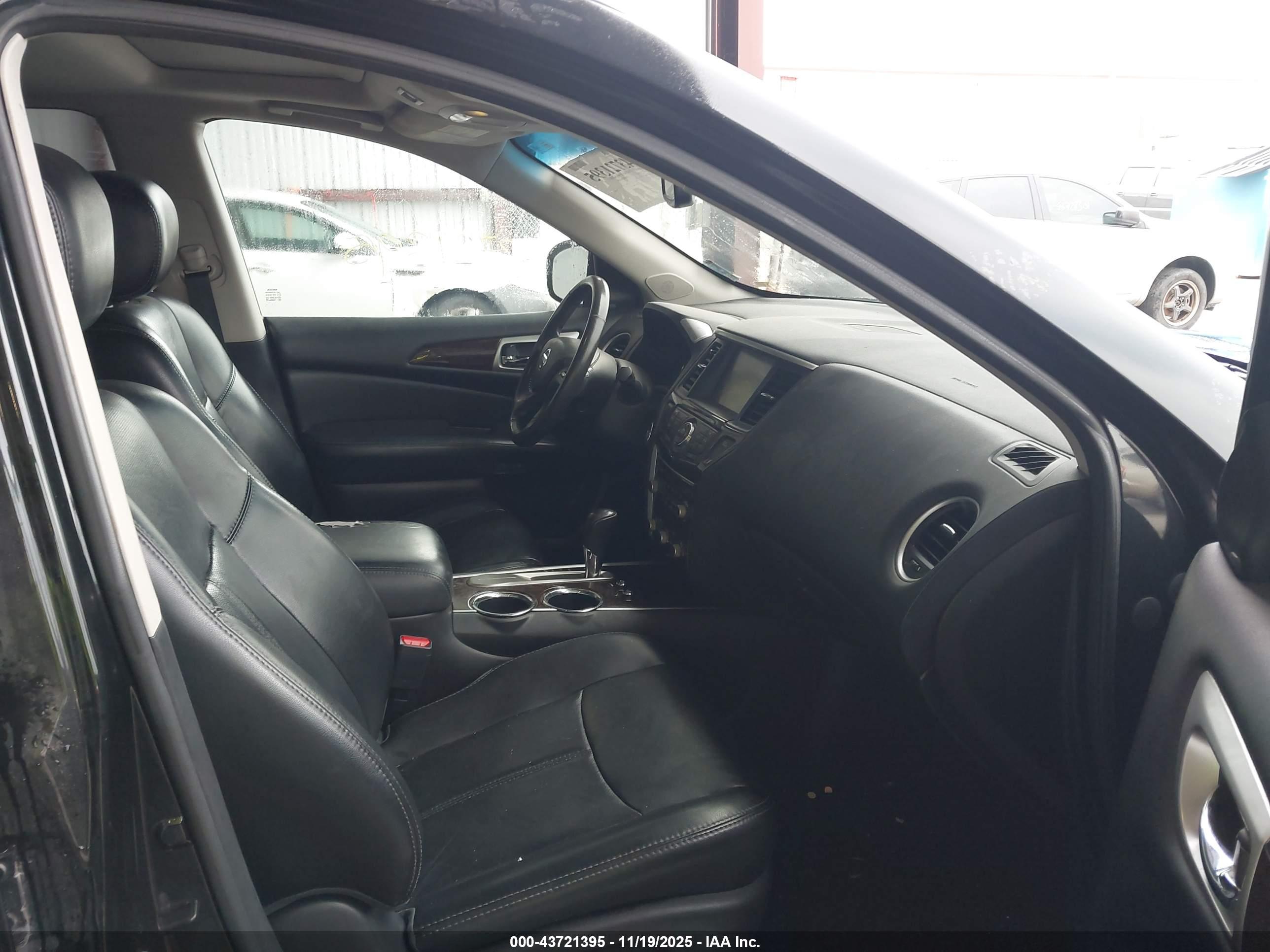 NISSAN PATHFINDER image 5