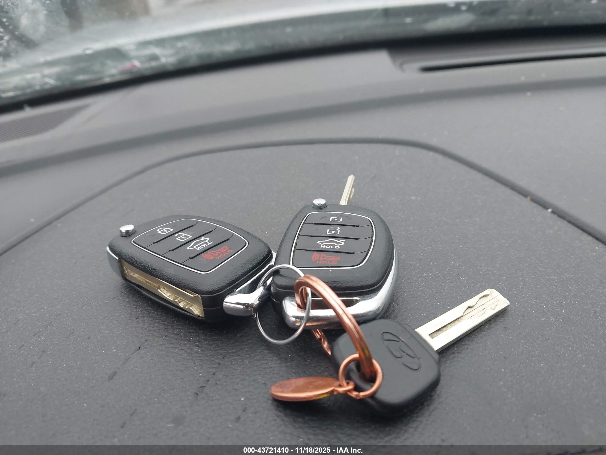 HYUNDAI SONATA image 11