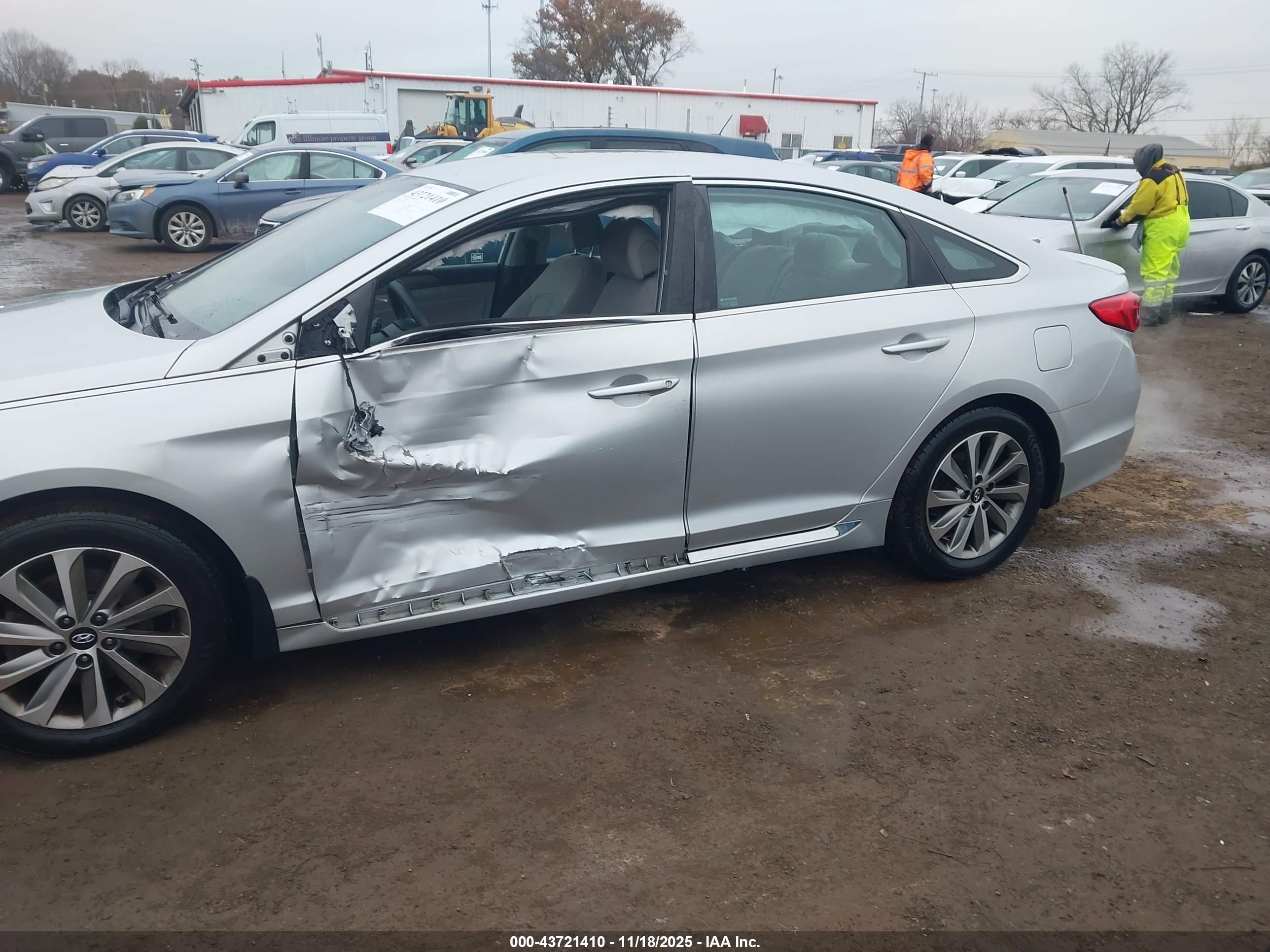 HYUNDAI SONATA image 6