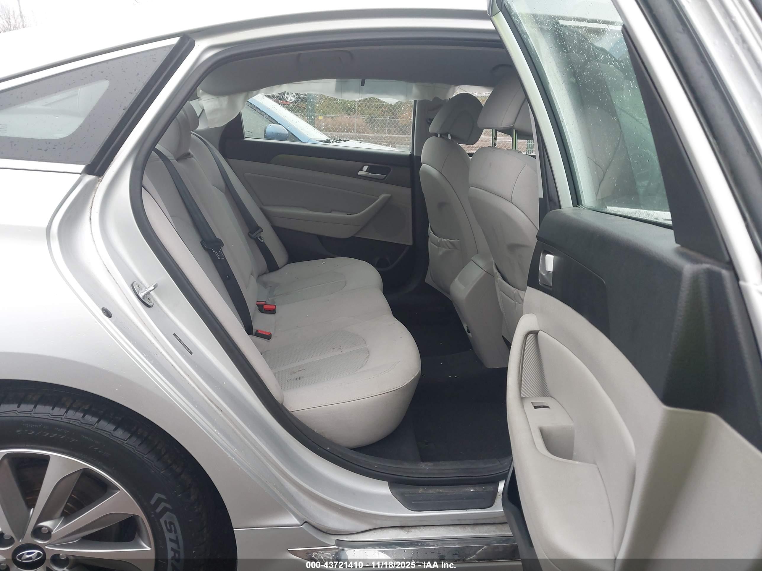 HYUNDAI SONATA image 8