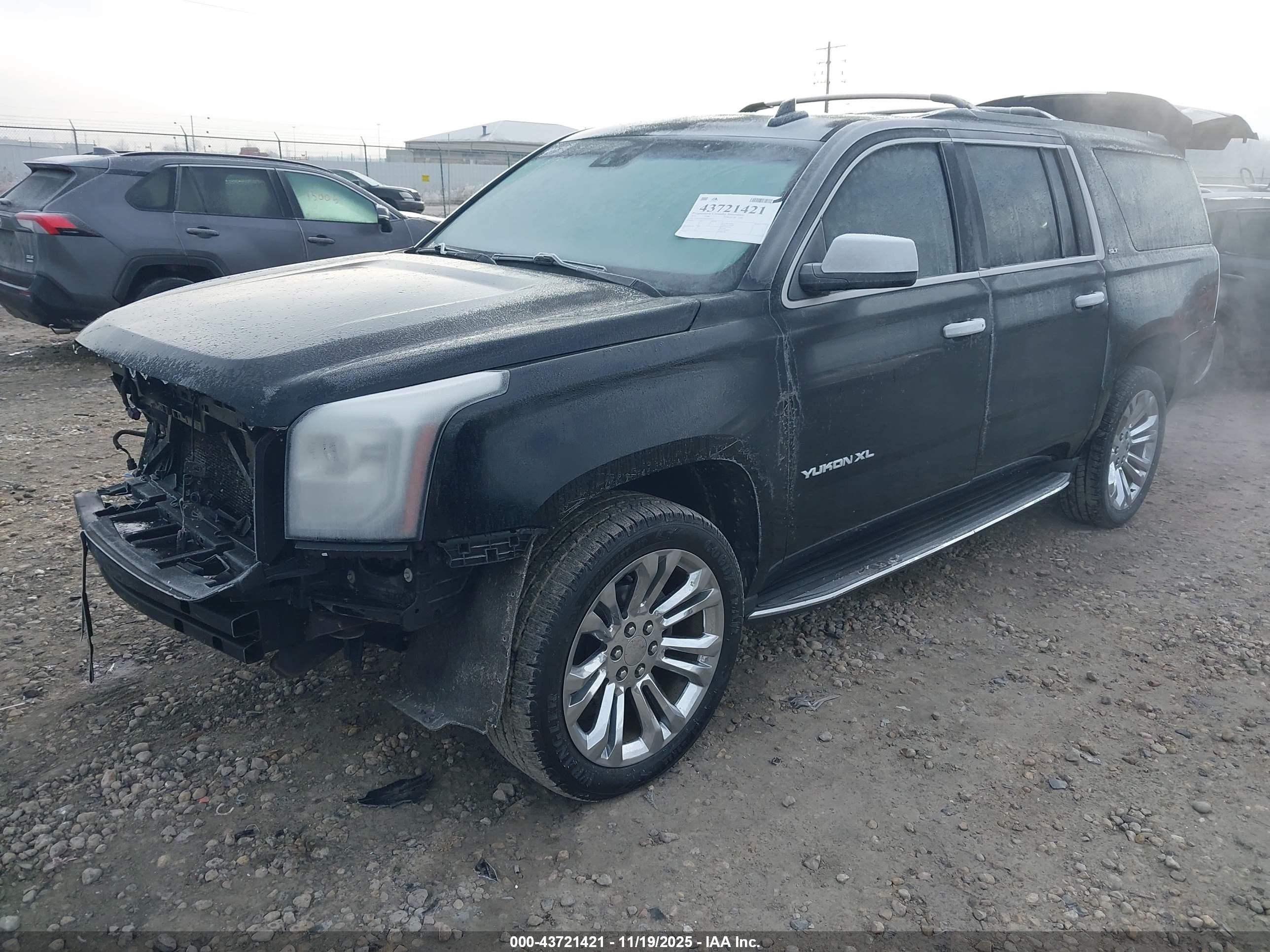 GMC YUKON image 2