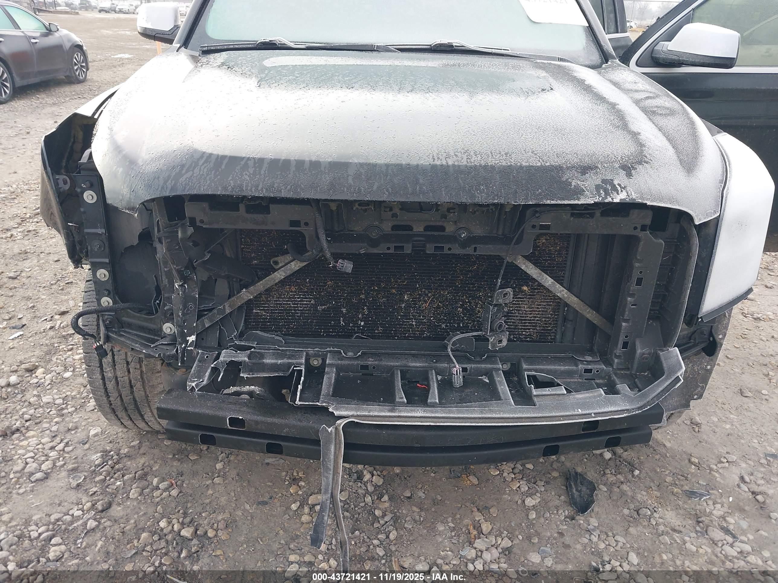 GMC YUKON image 6
