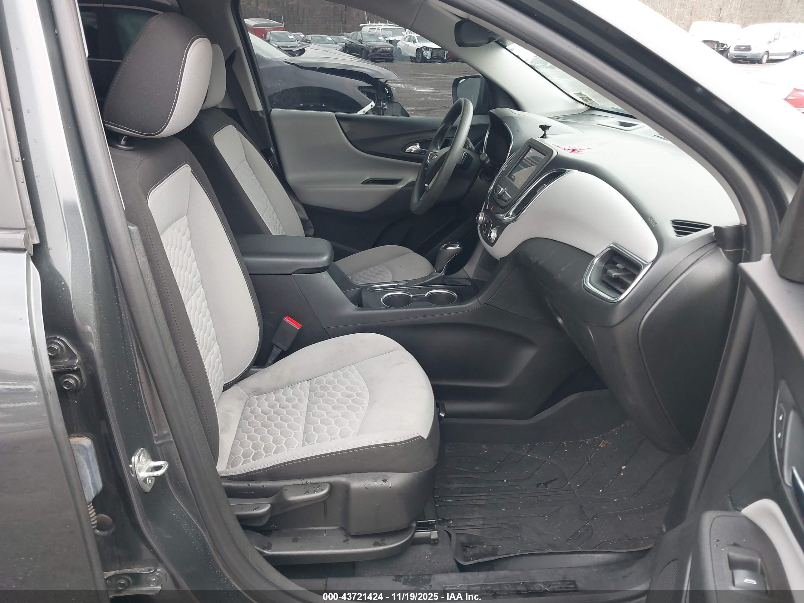 CHEVROLET EQUINOX image 5
