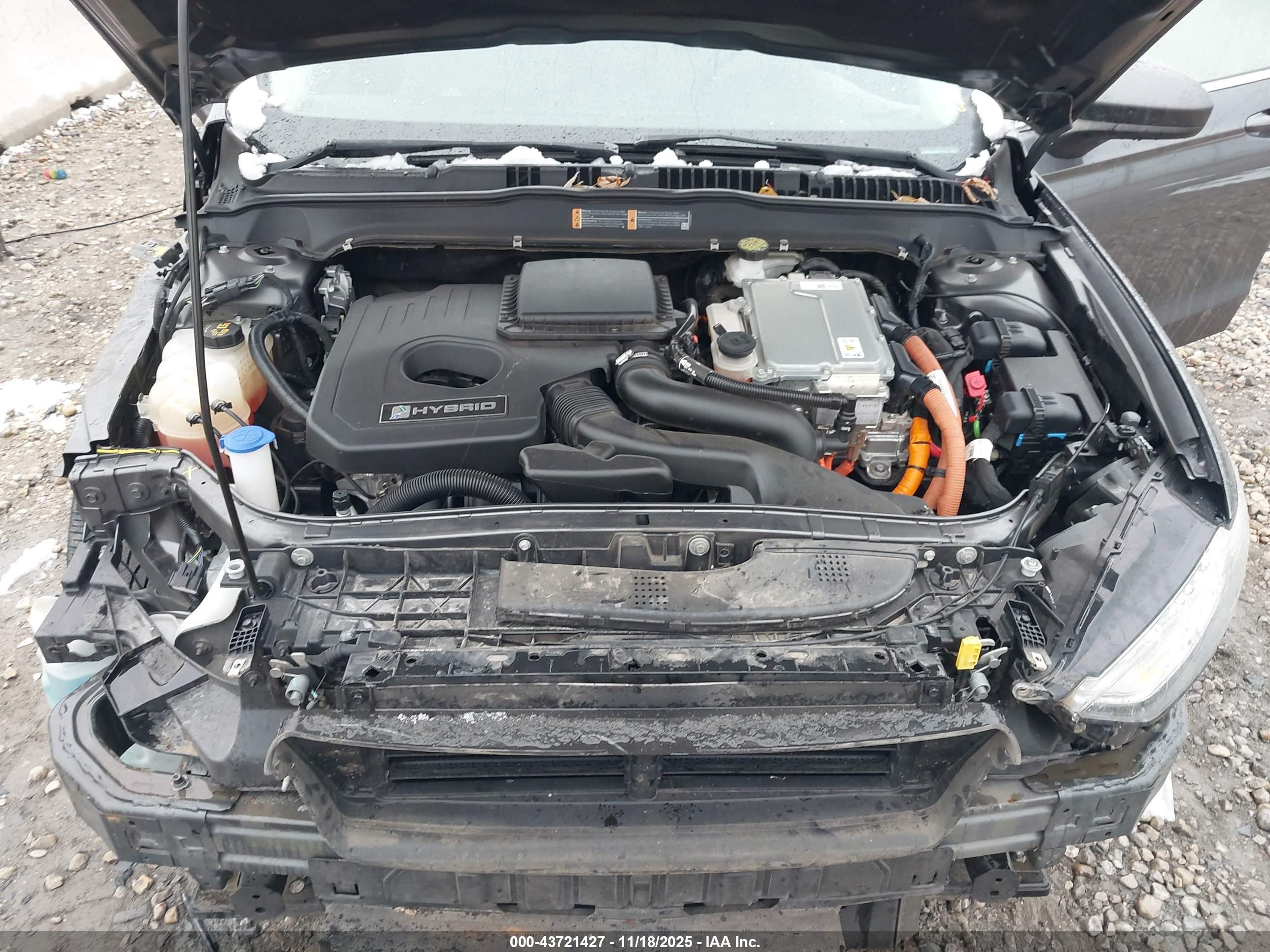 FORD FUSION image 10
