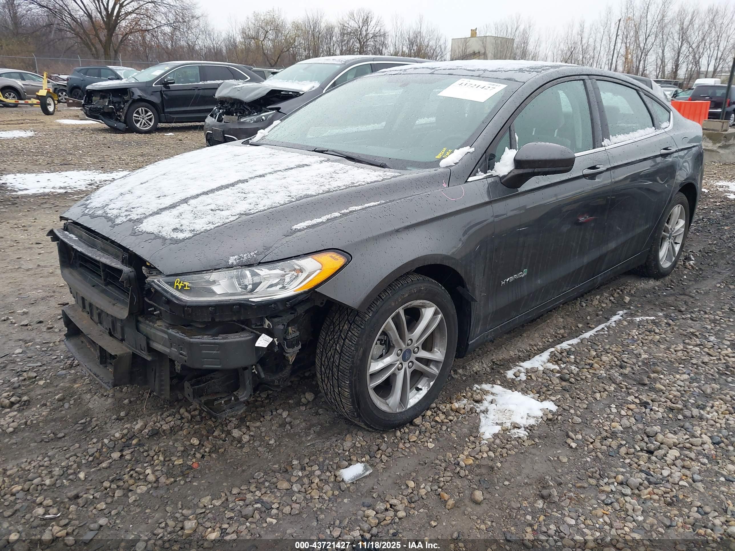 FORD FUSION image 2