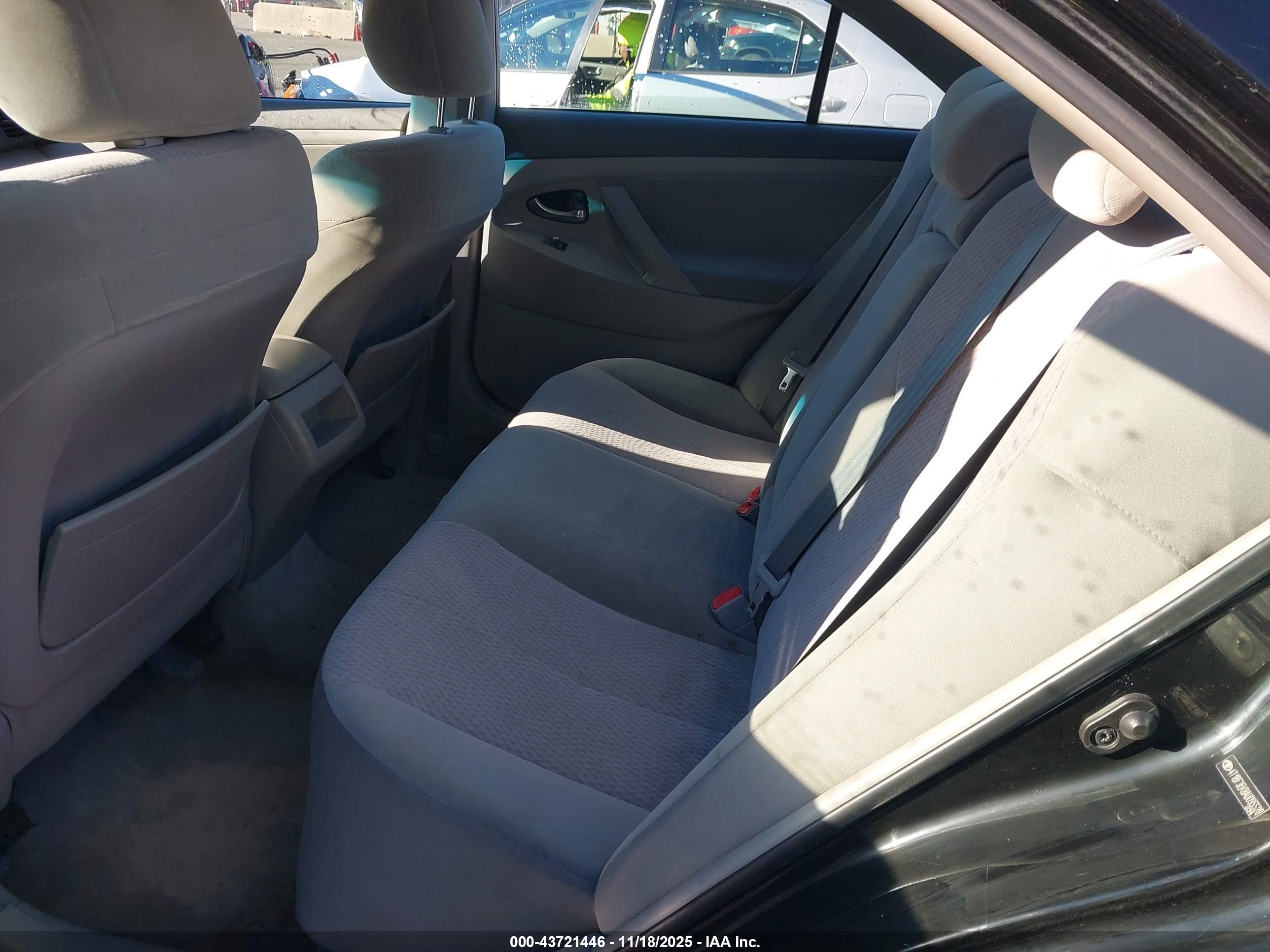 TOYOTA CAMRY image 8