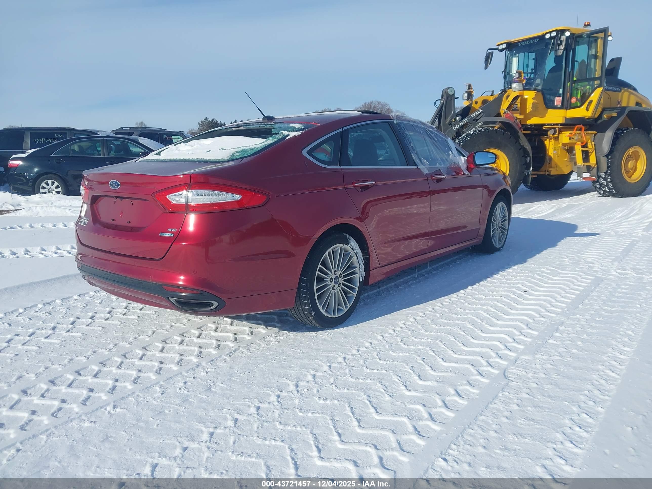 FORD FUSION image 4