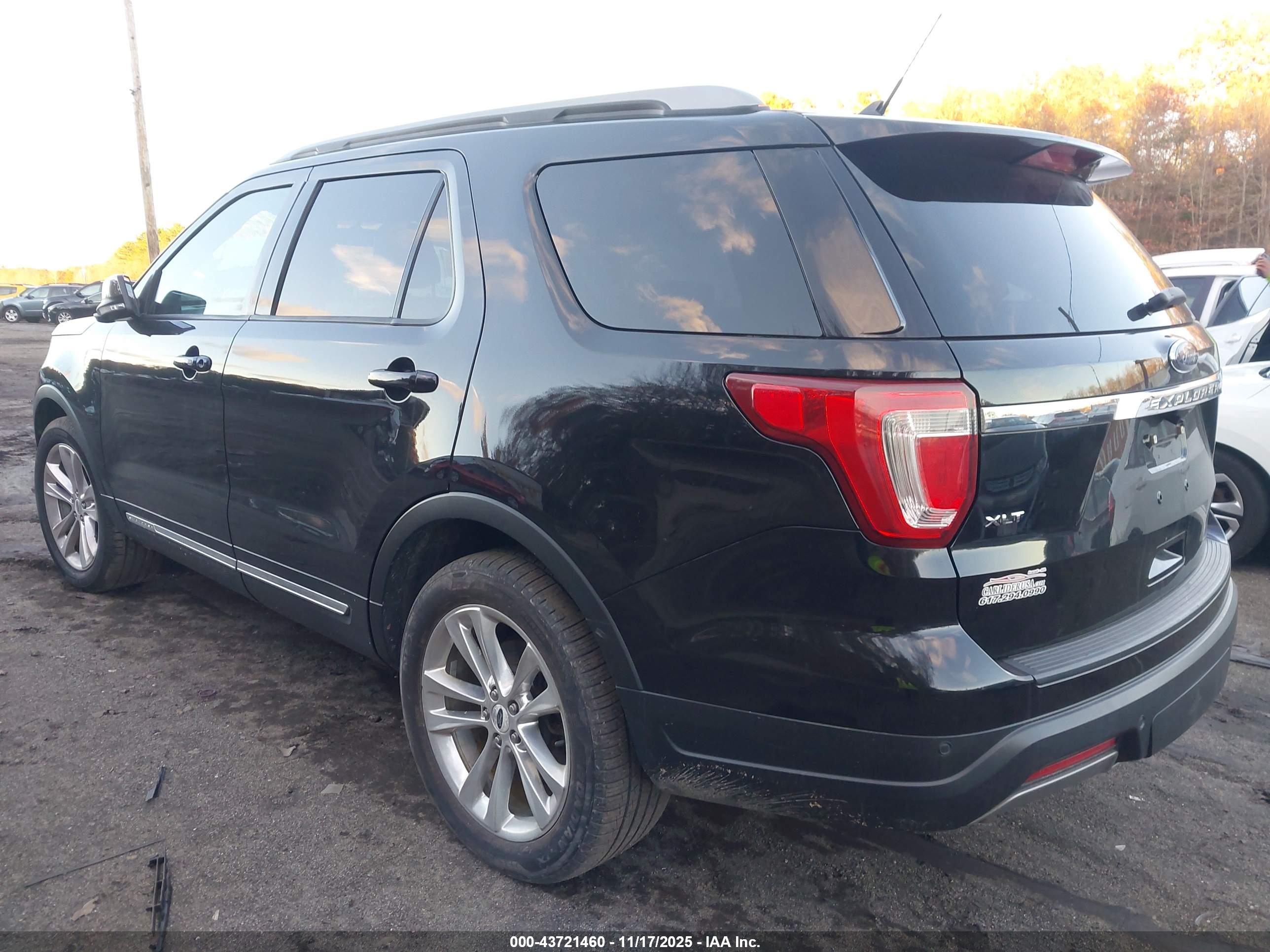 FORD EXPLORER image 3