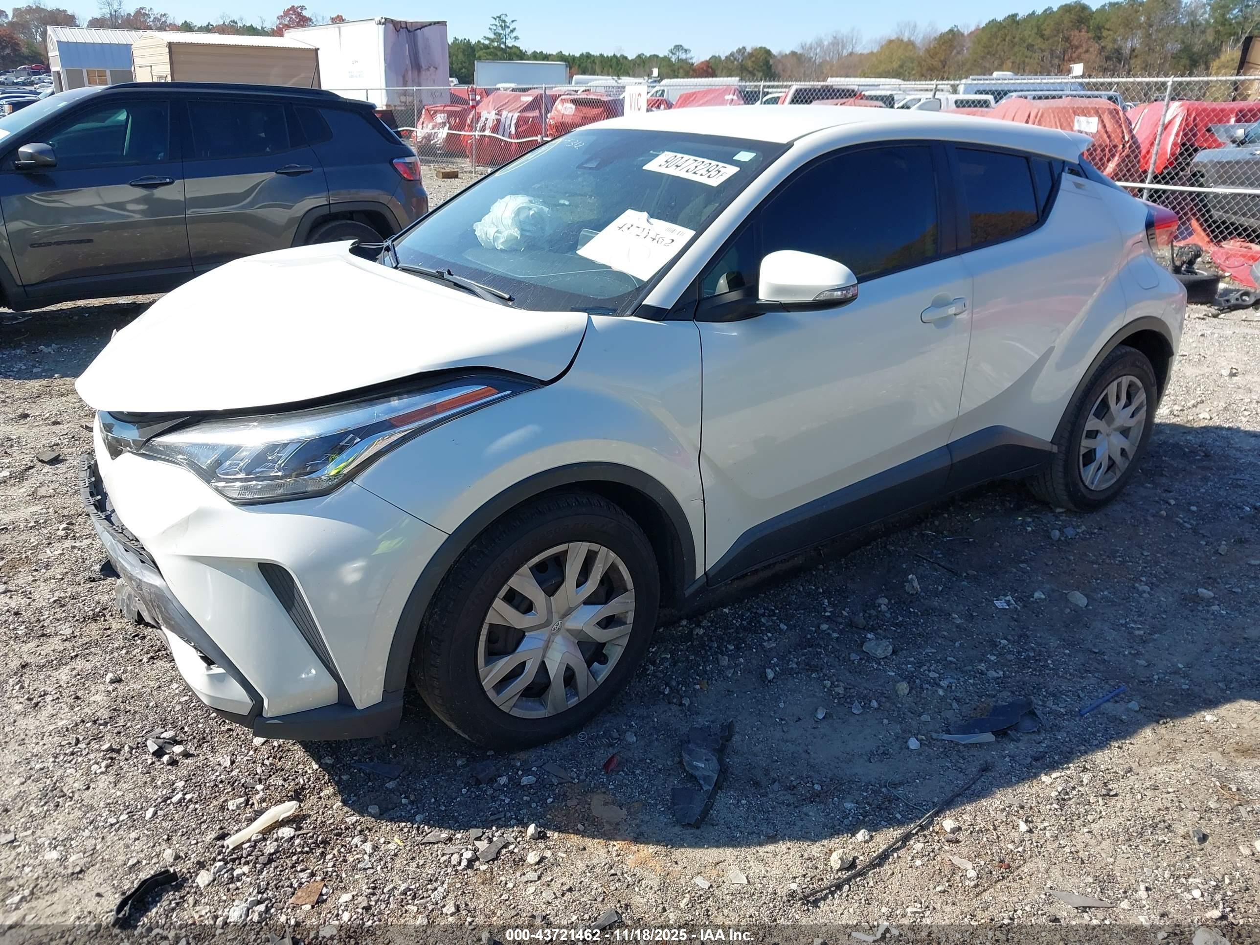 TOYOTA C-HR image 2