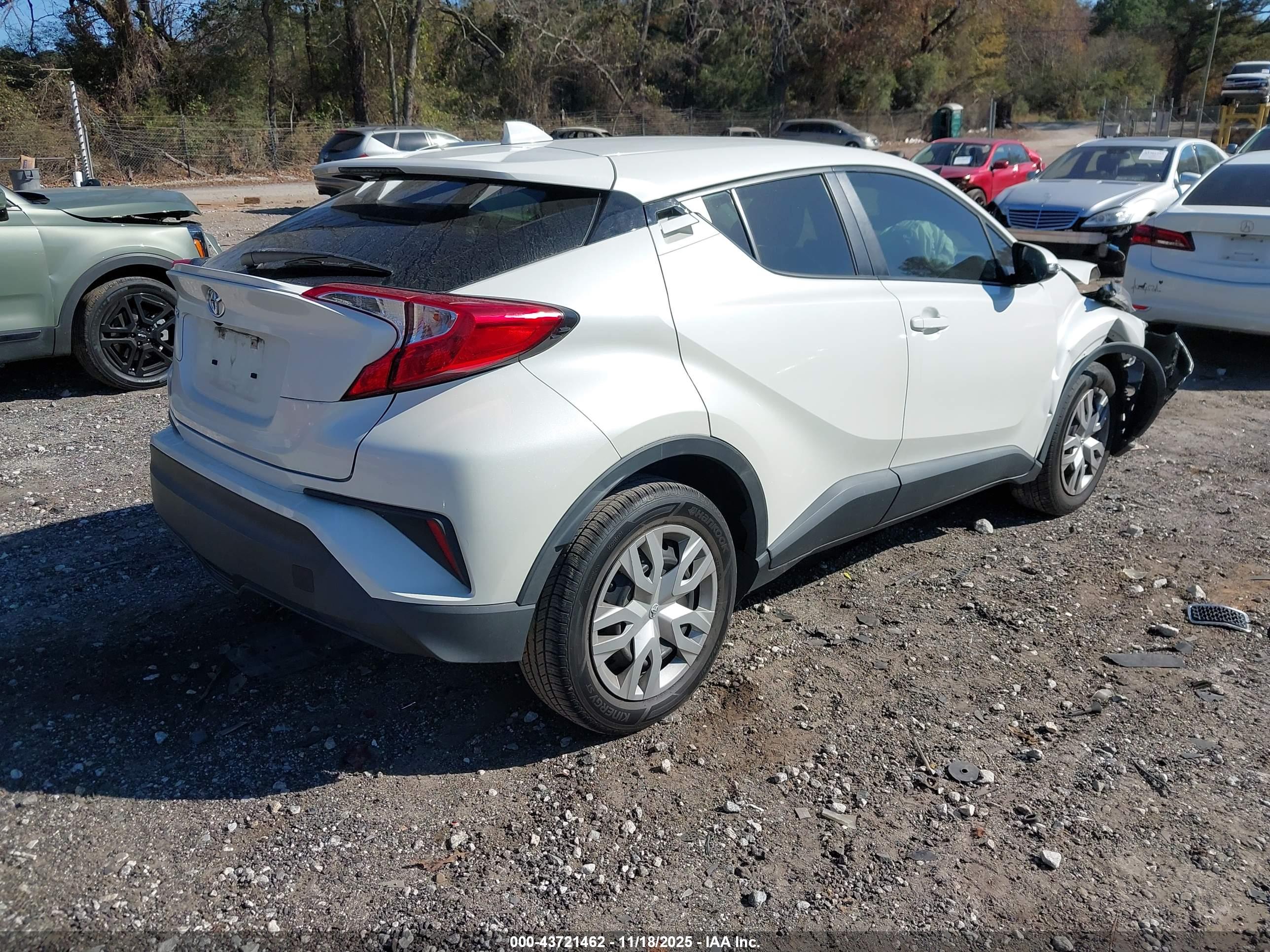 TOYOTA C-HR image 4