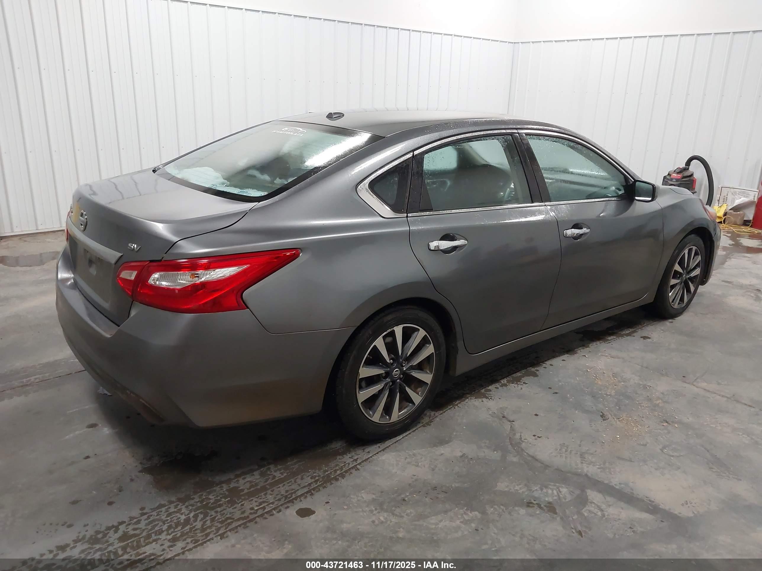 NISSAN ALTIMA image 4