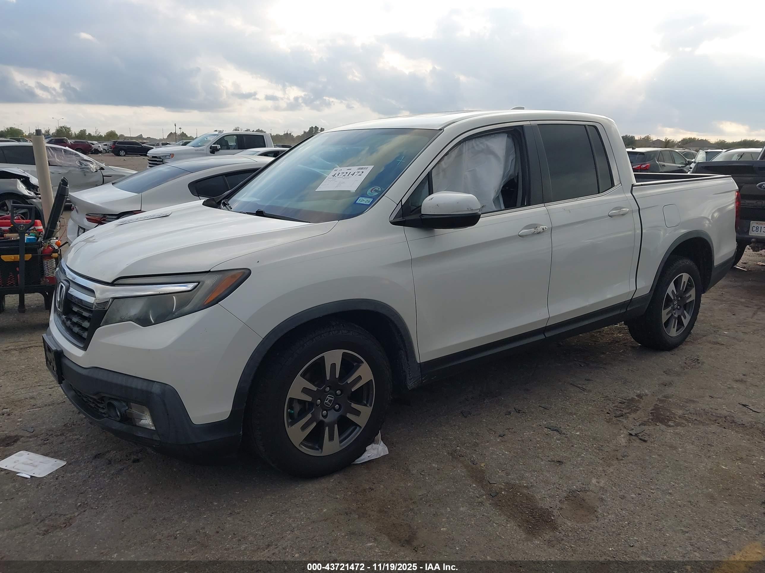 HONDA RIDGELINE image 2