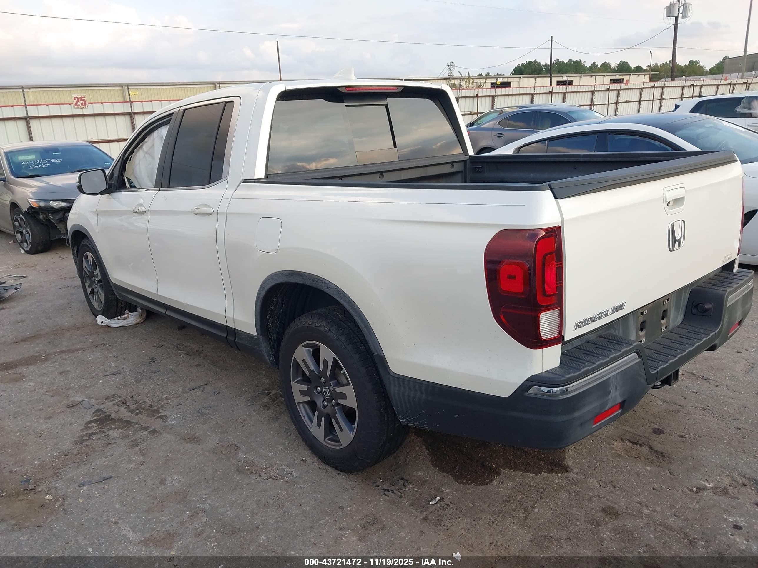HONDA RIDGELINE image 3