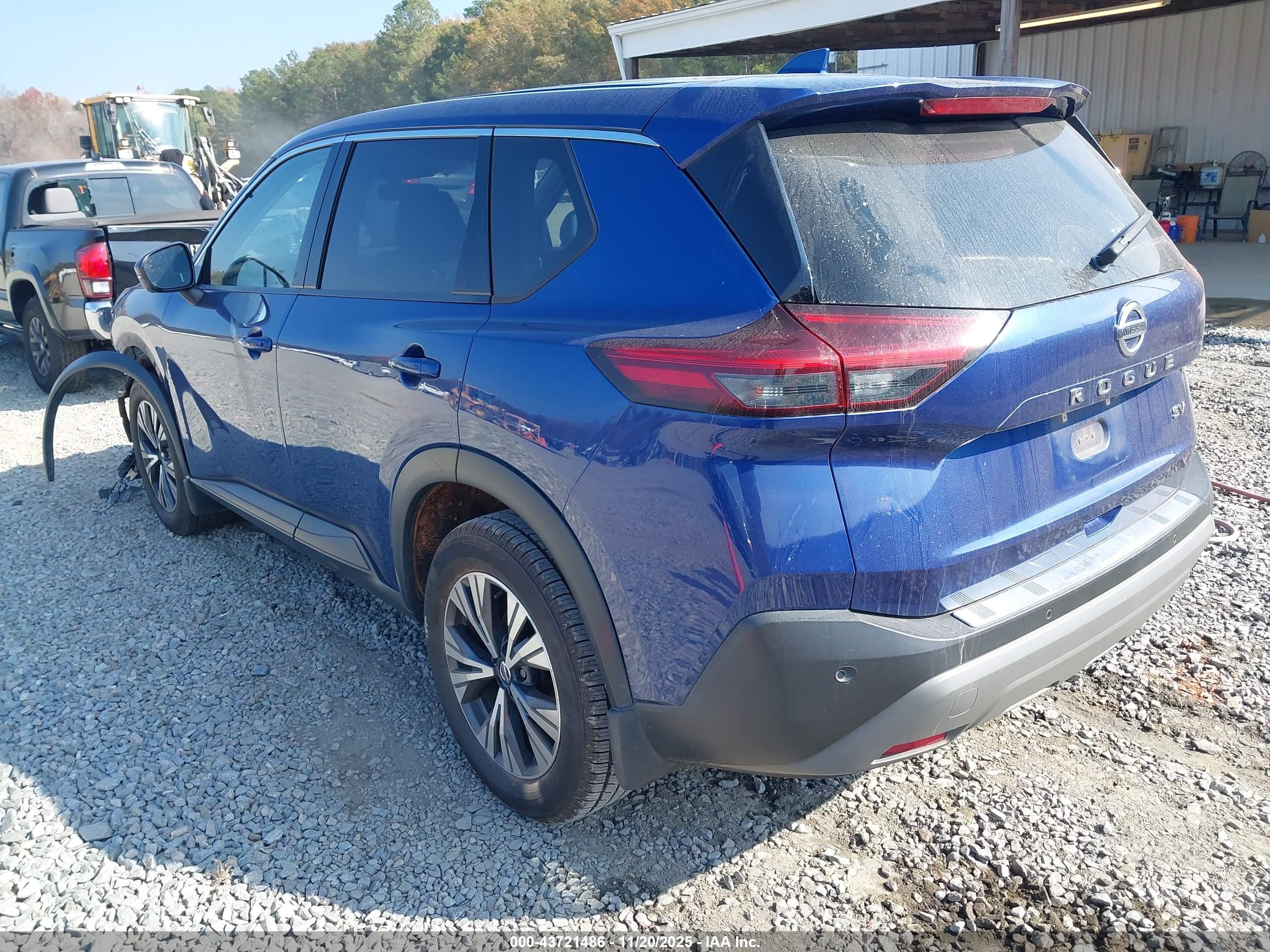 NISSAN ROGUE image 3
