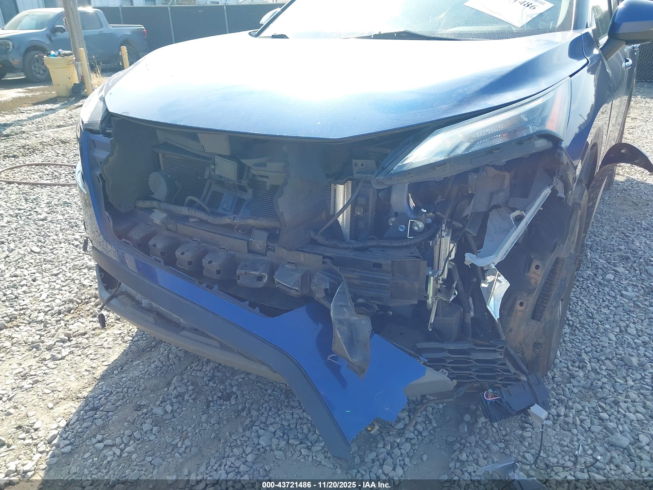 NISSAN ROGUE image 6