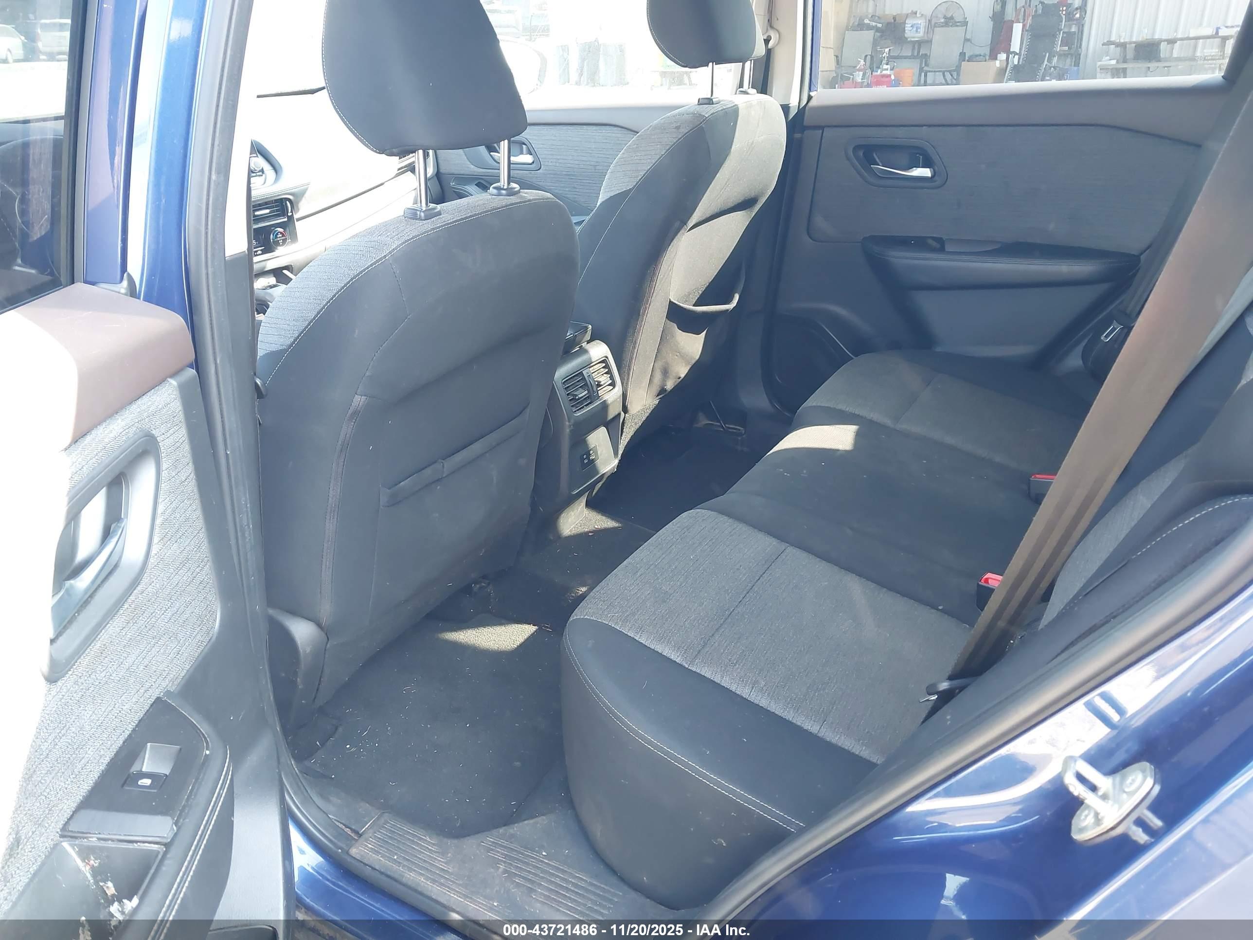 NISSAN ROGUE image 8