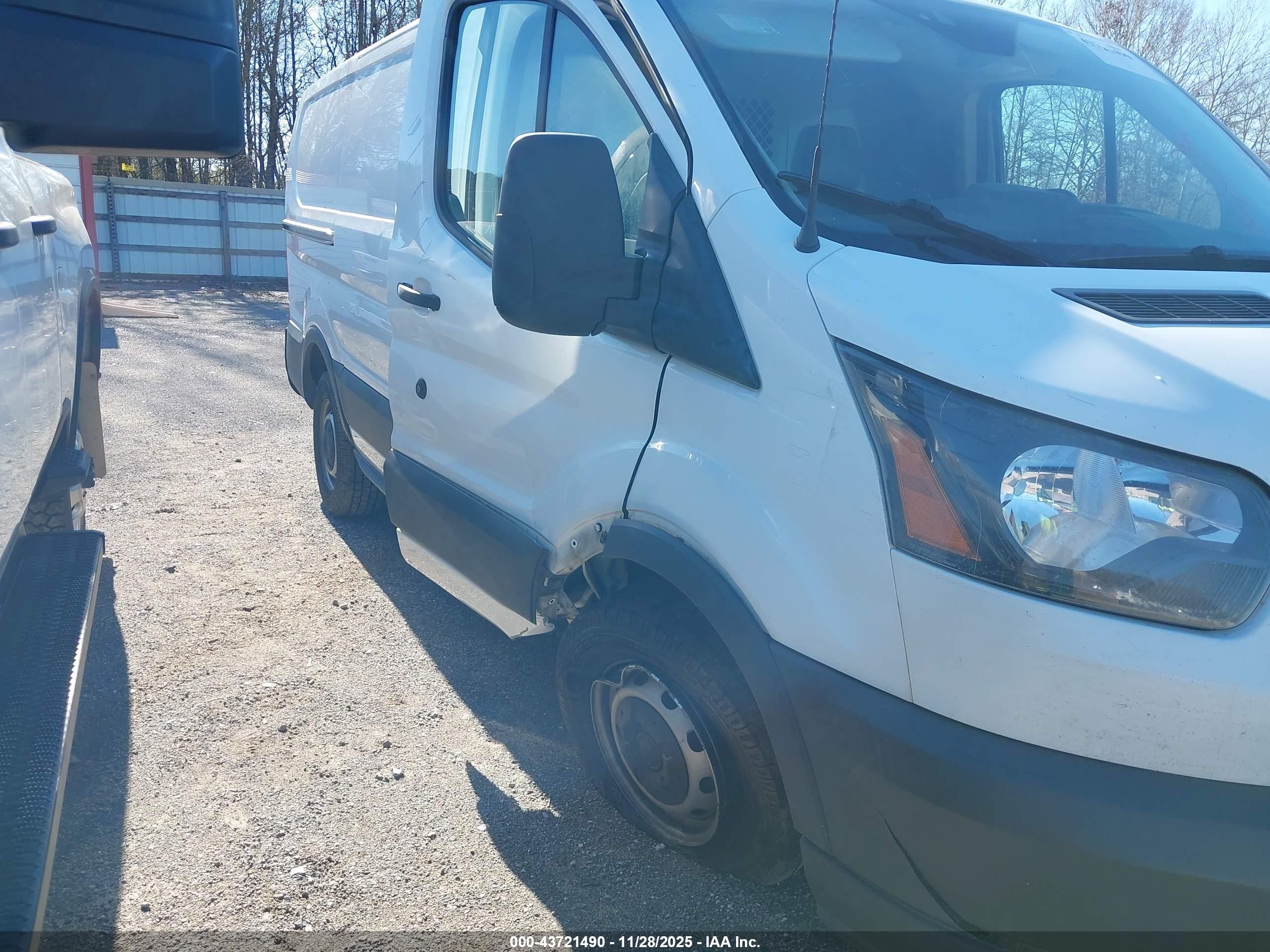 FORD TRANSIT-250 image 6