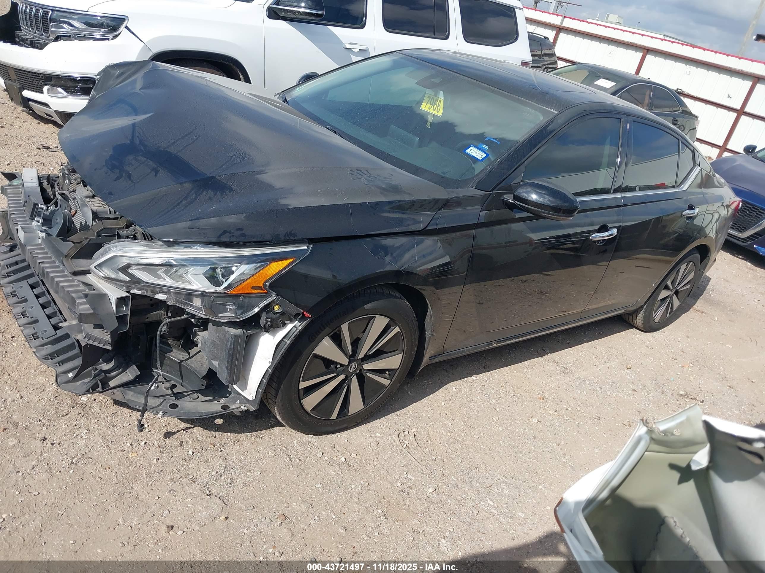 NISSAN ALTIMA image 2