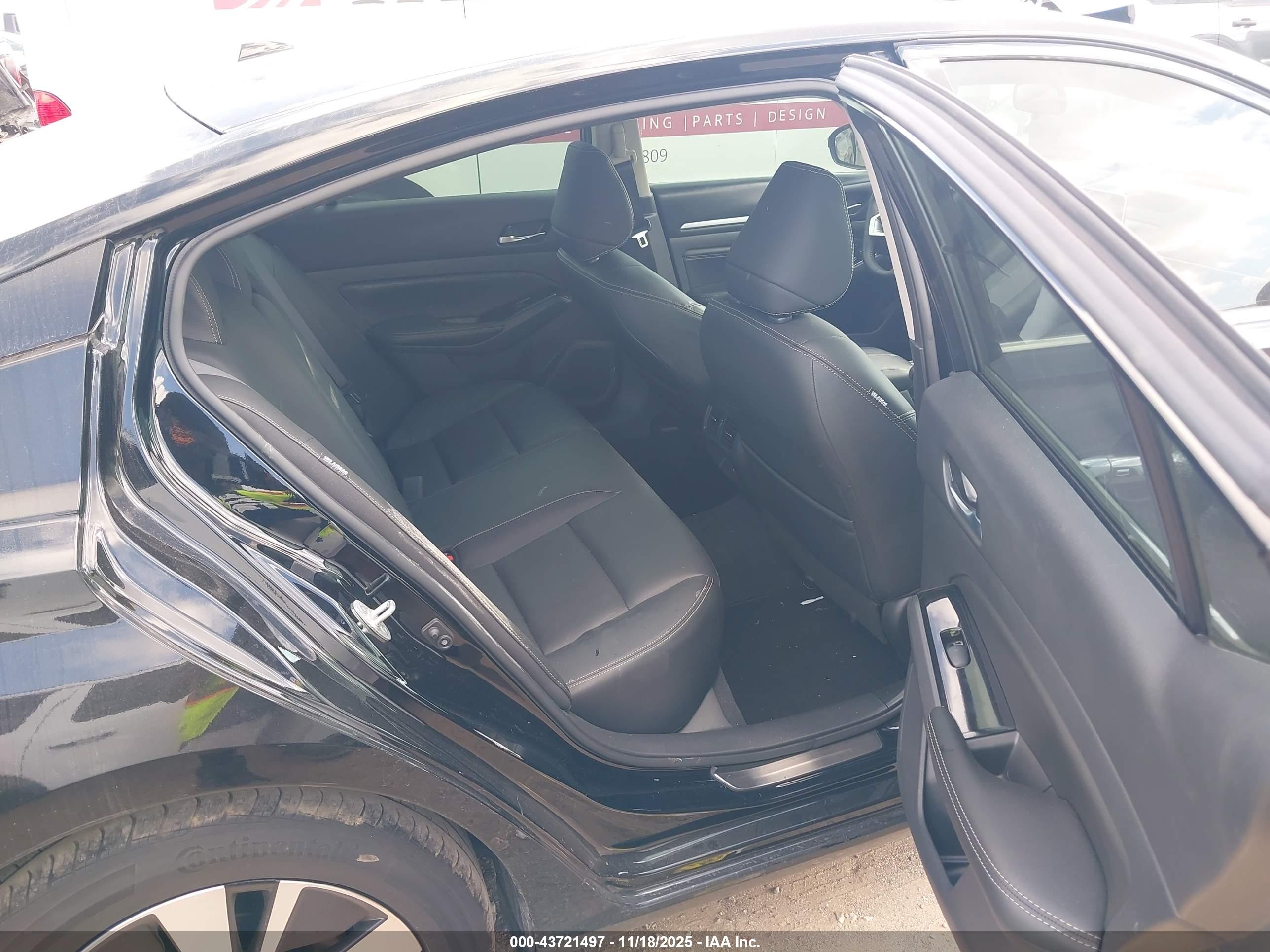 NISSAN ALTIMA image 8