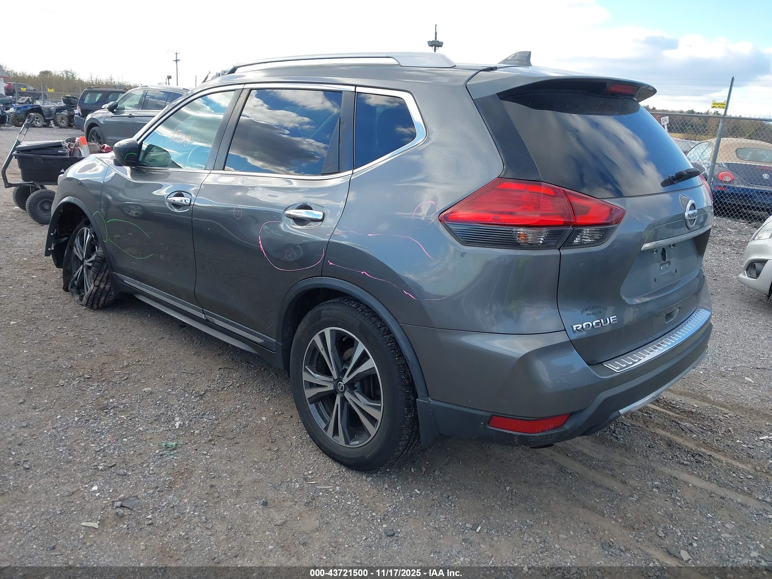 NISSAN ROGUE image 3