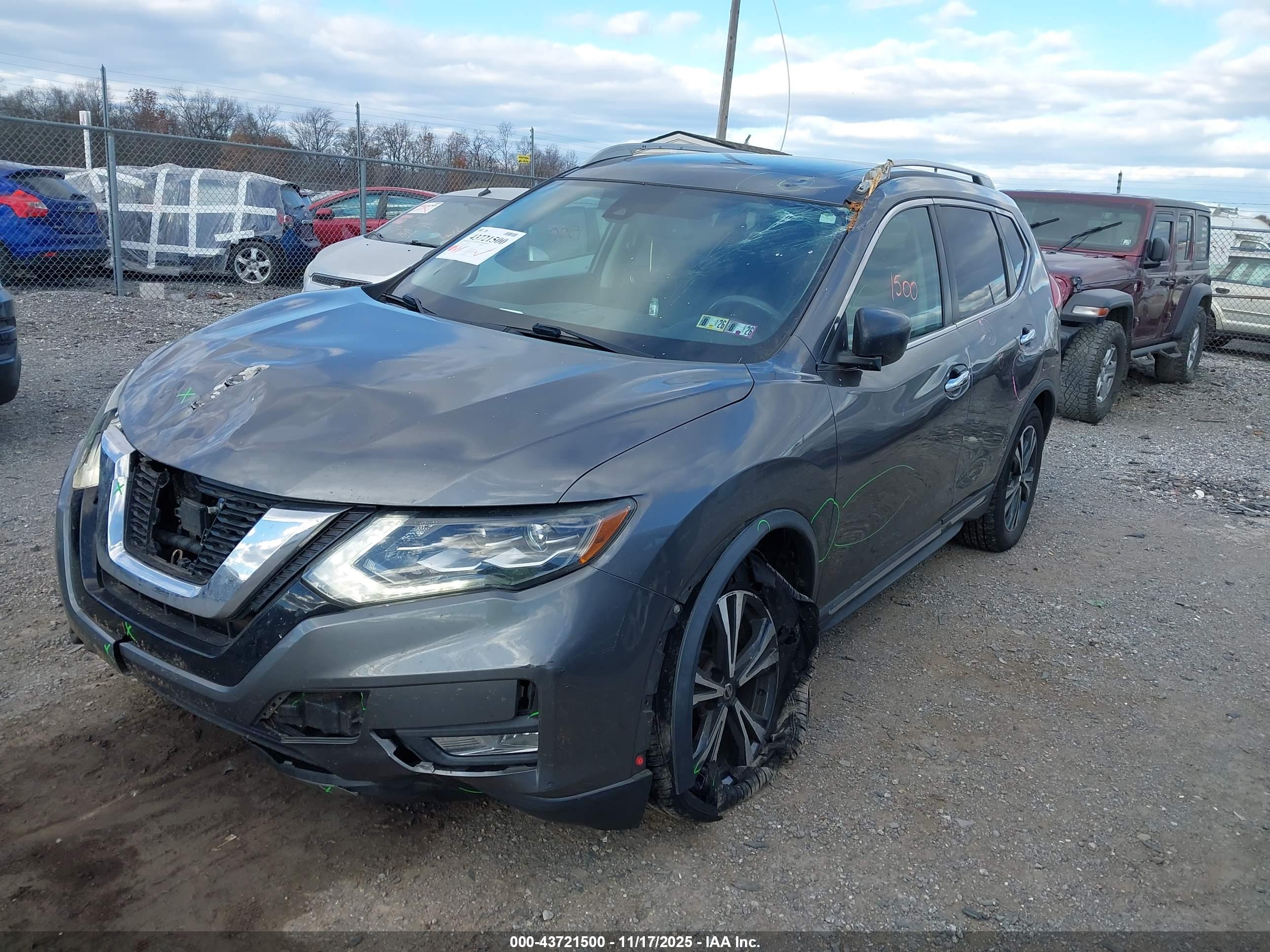 NISSAN ROGUE image 6